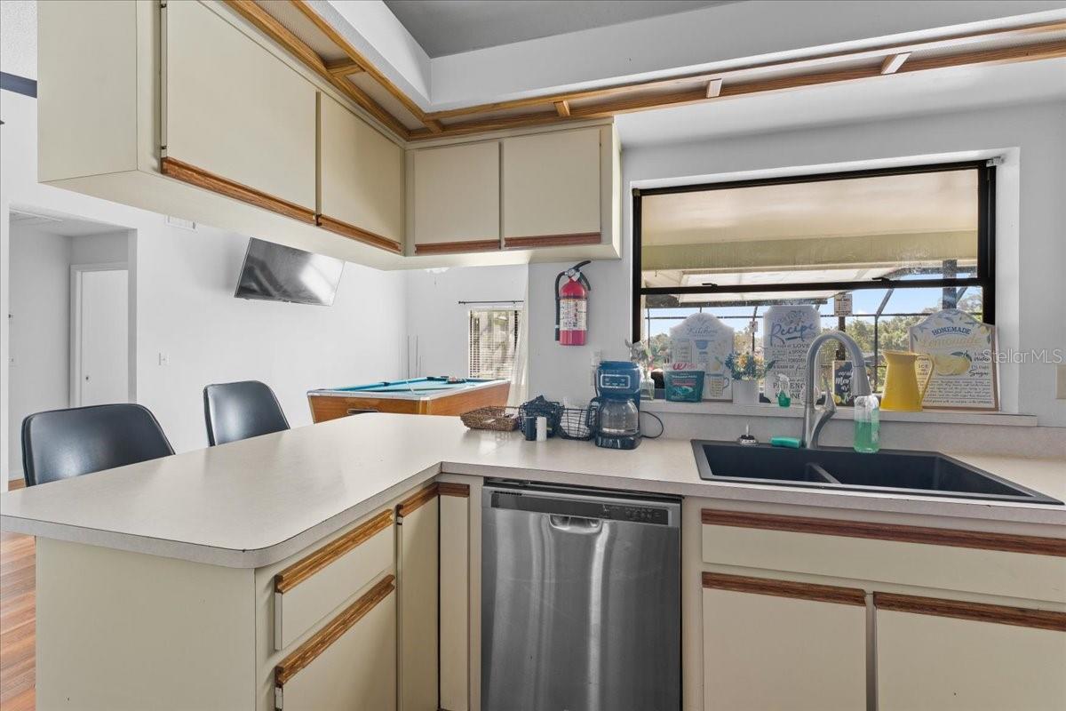 Image 9 of 42 For 905 Stratford Manor Drive