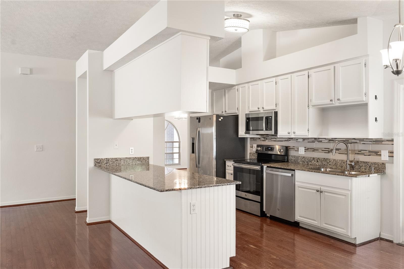 Image 11 of 36 For 931 Balsamina Drive