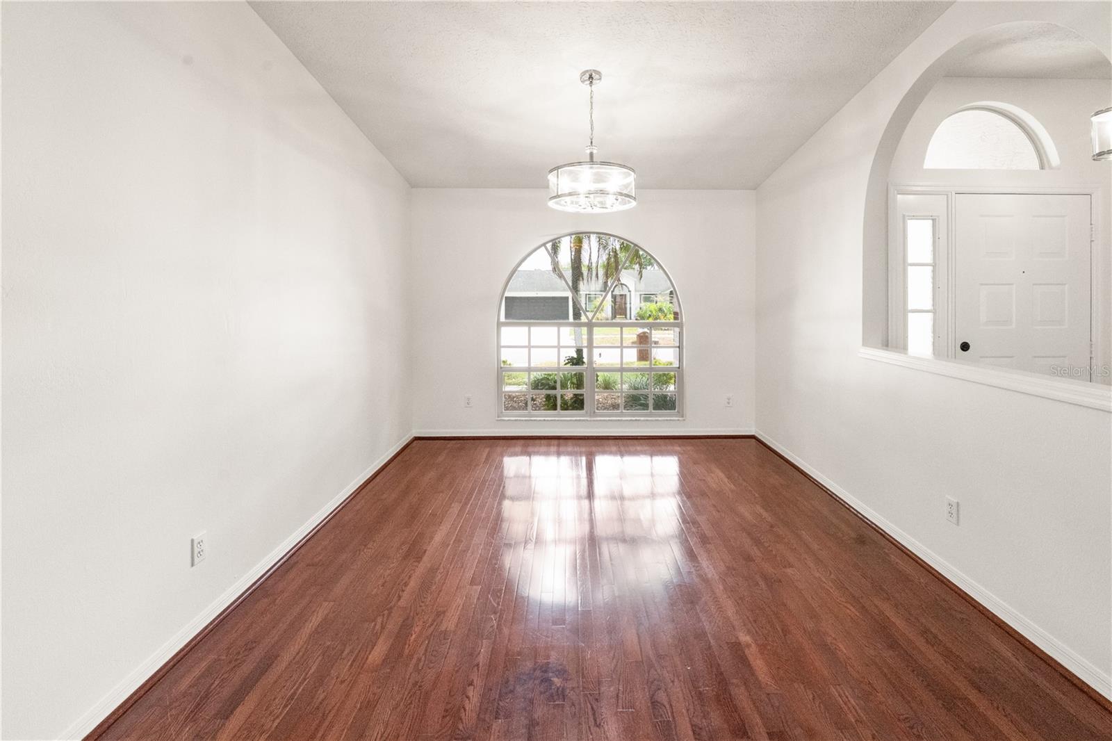 Image 7 of 36 For 931 Balsamina Drive