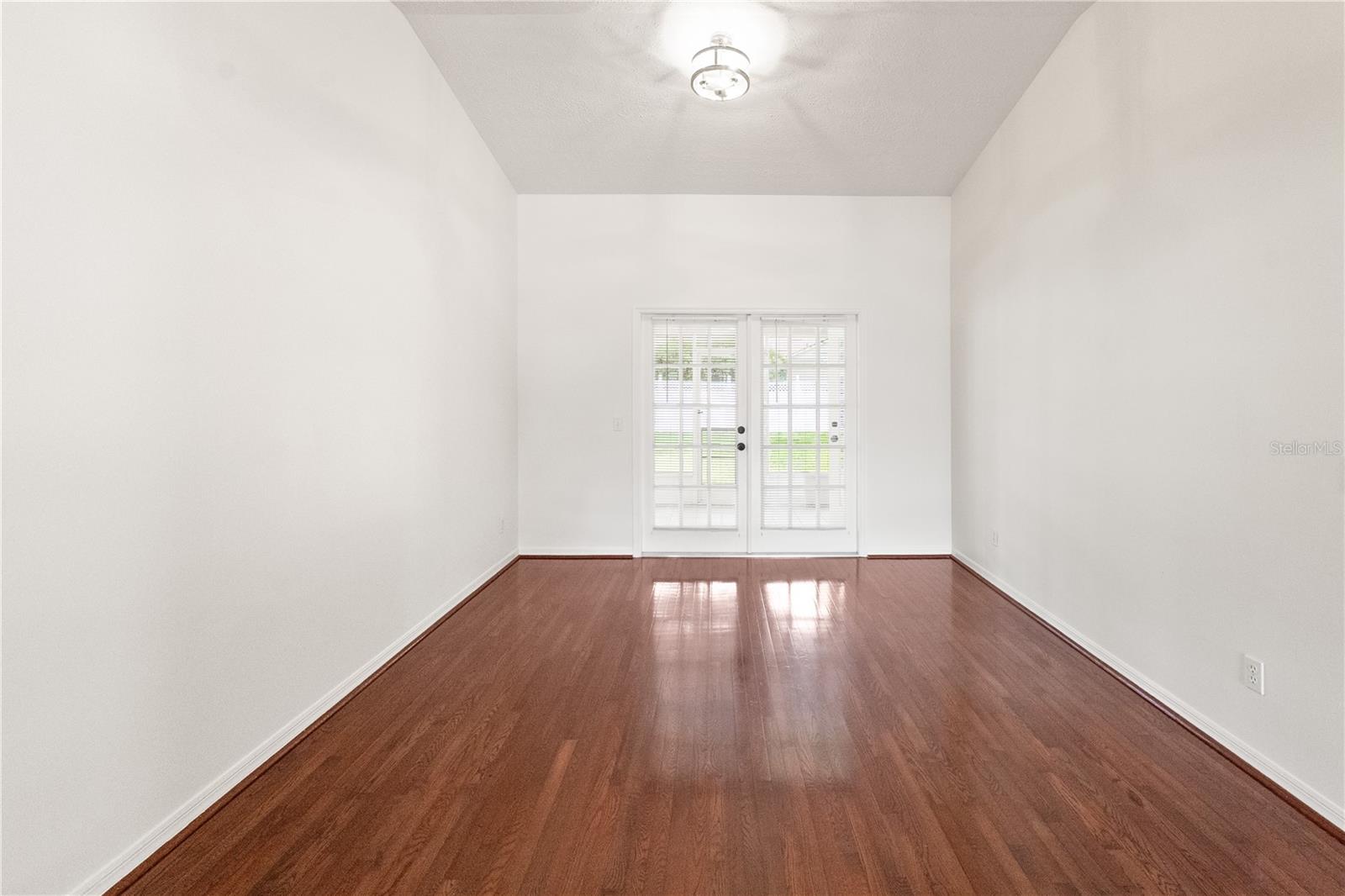 Image 8 of 36 For 931 Balsamina Drive