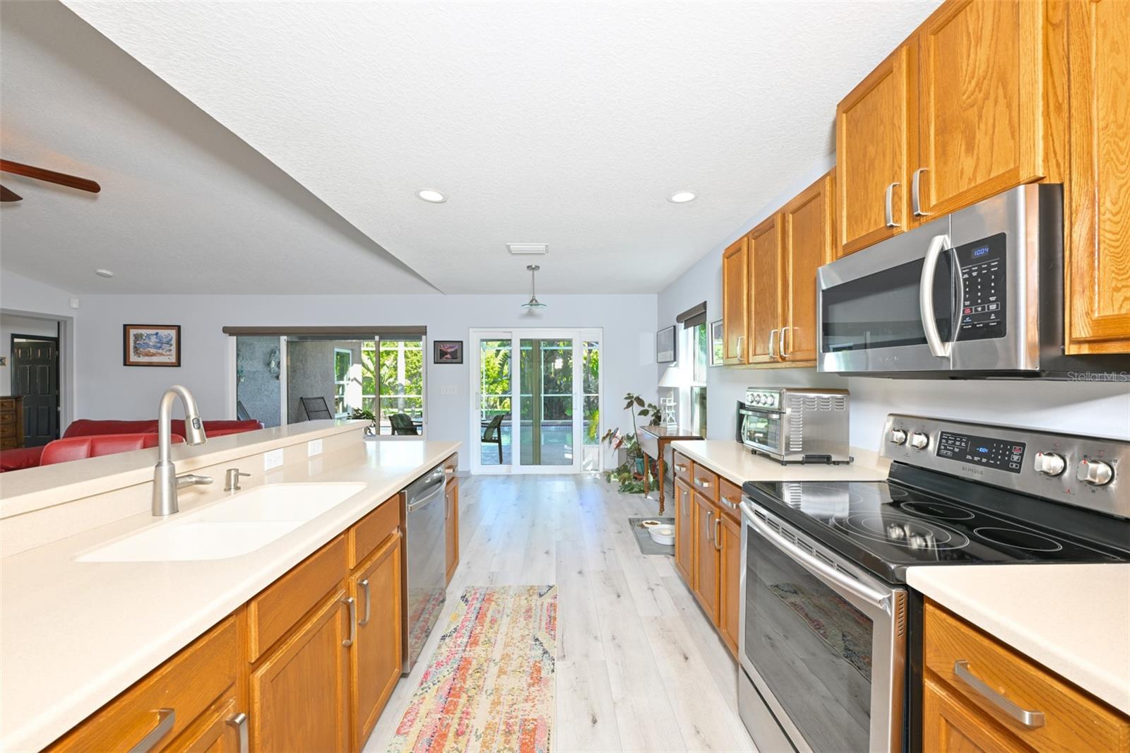 Image 3 of 60 For 4061 Kingsfield Drive