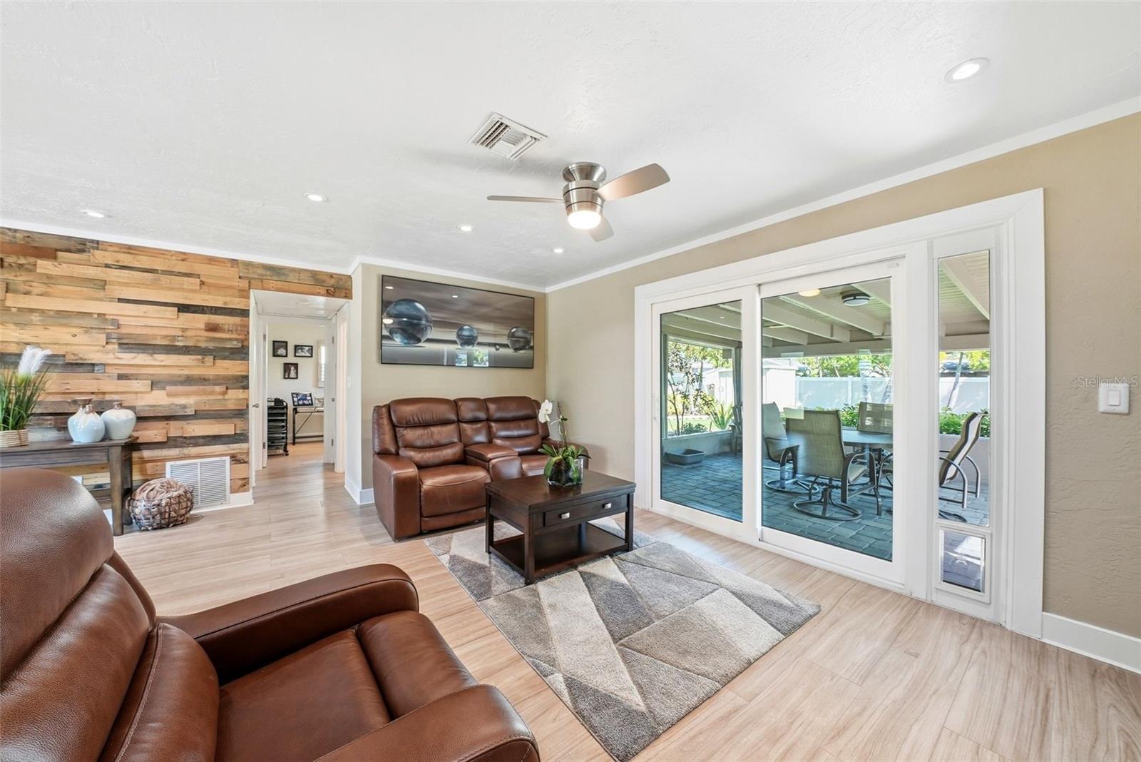 Image 10 of 42 For 471 42nd Avenue Ne