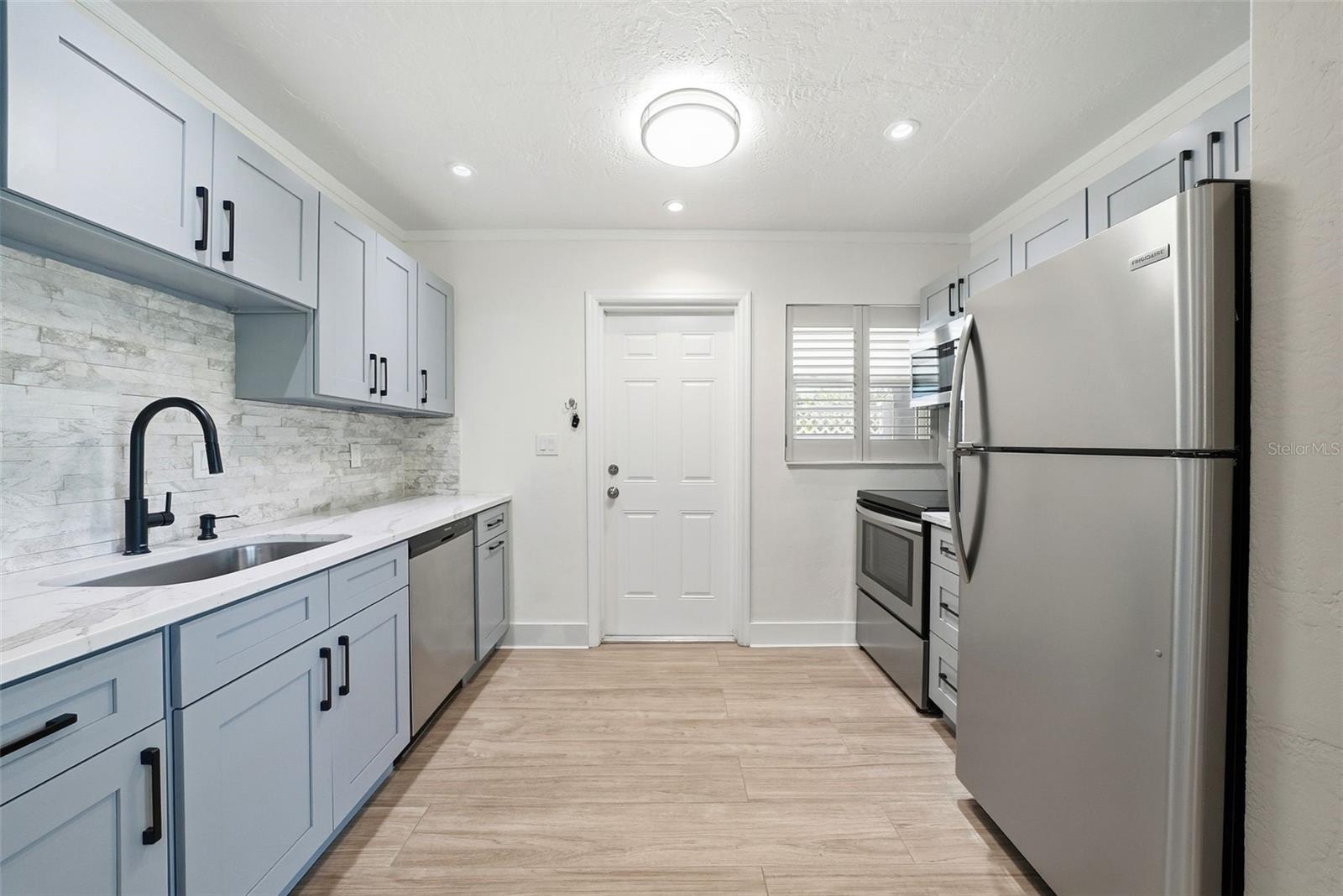 Image 13 of 42 For 471 42nd Avenue Ne