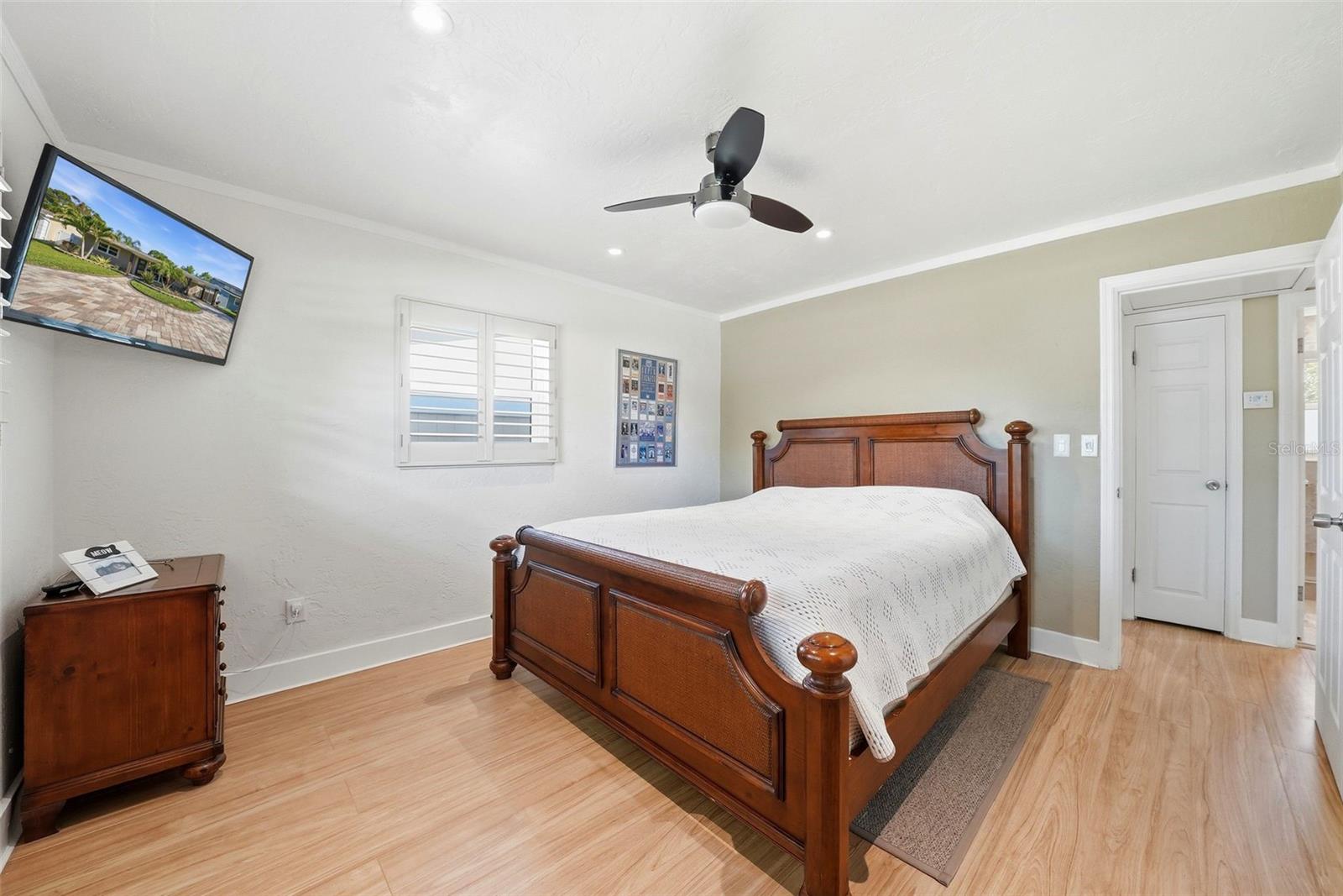 Image 18 of 42 For 471 42nd Avenue Ne