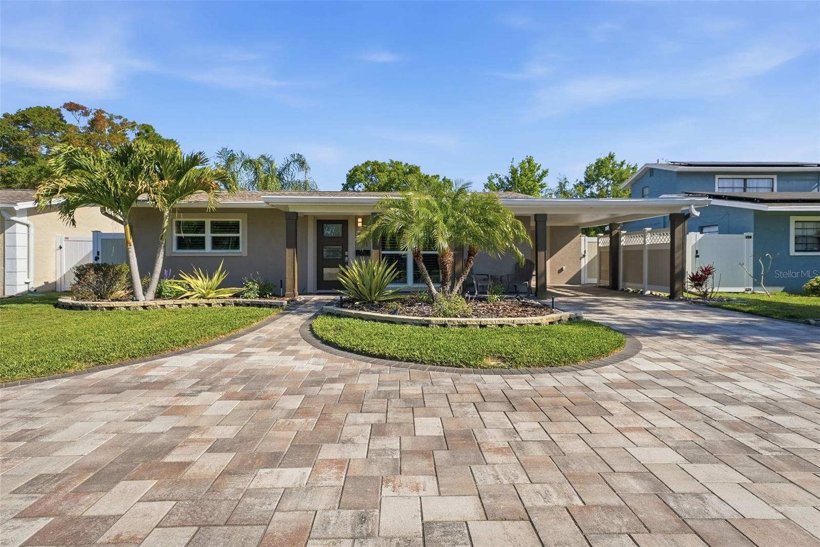 Image 2 of 42 For 471 42nd Avenue Ne