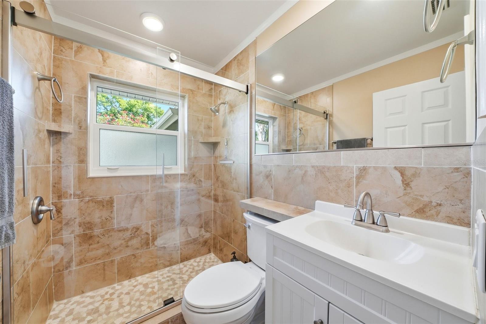 Image 20 of 42 For 471 42nd Avenue Ne