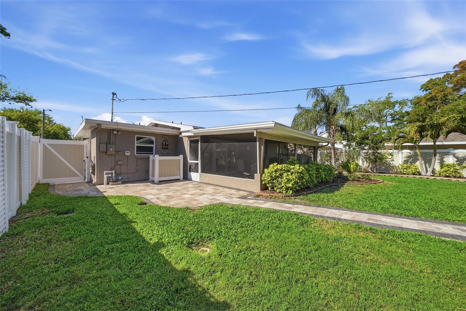 Image 31 of 42 For 471 42nd Avenue Ne