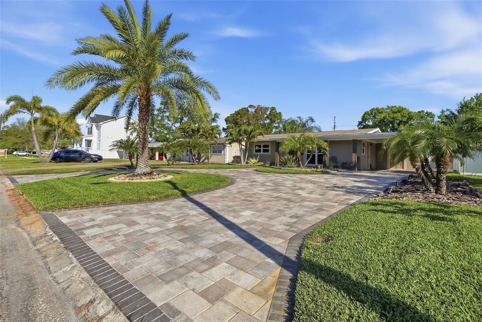 Image 6 of 42 For 471 42nd Avenue Ne