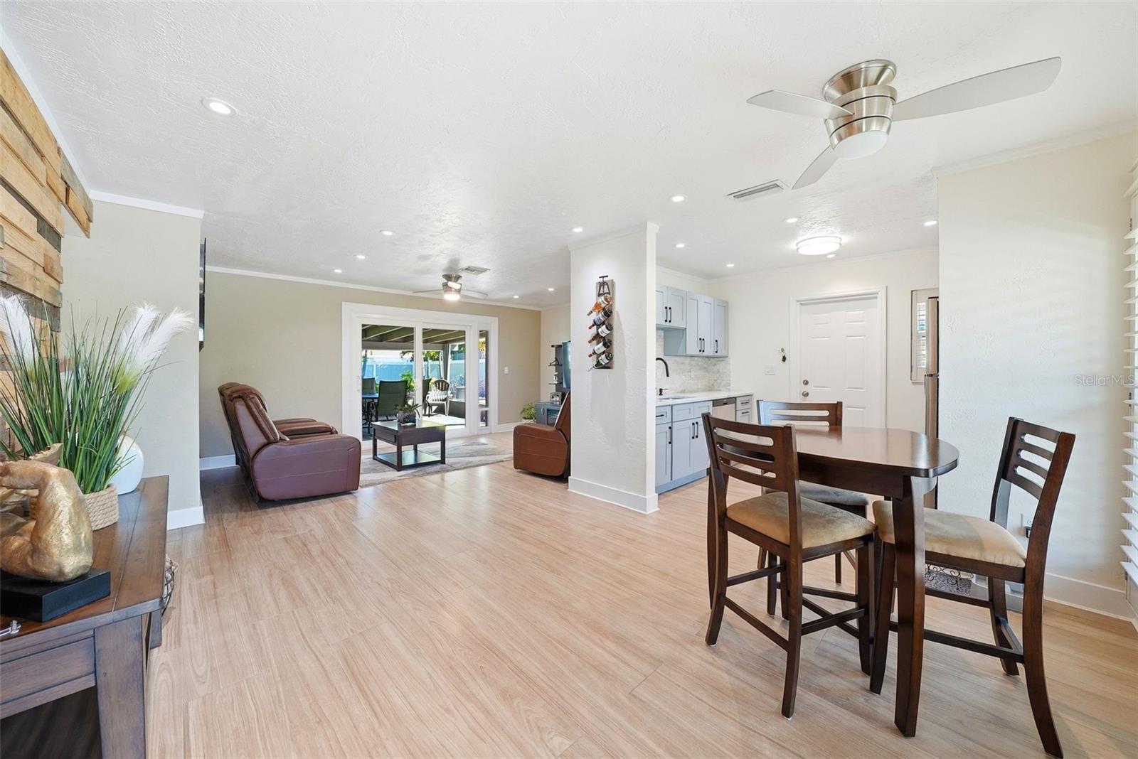 Image 8 of 42 For 471 42nd Avenue Ne