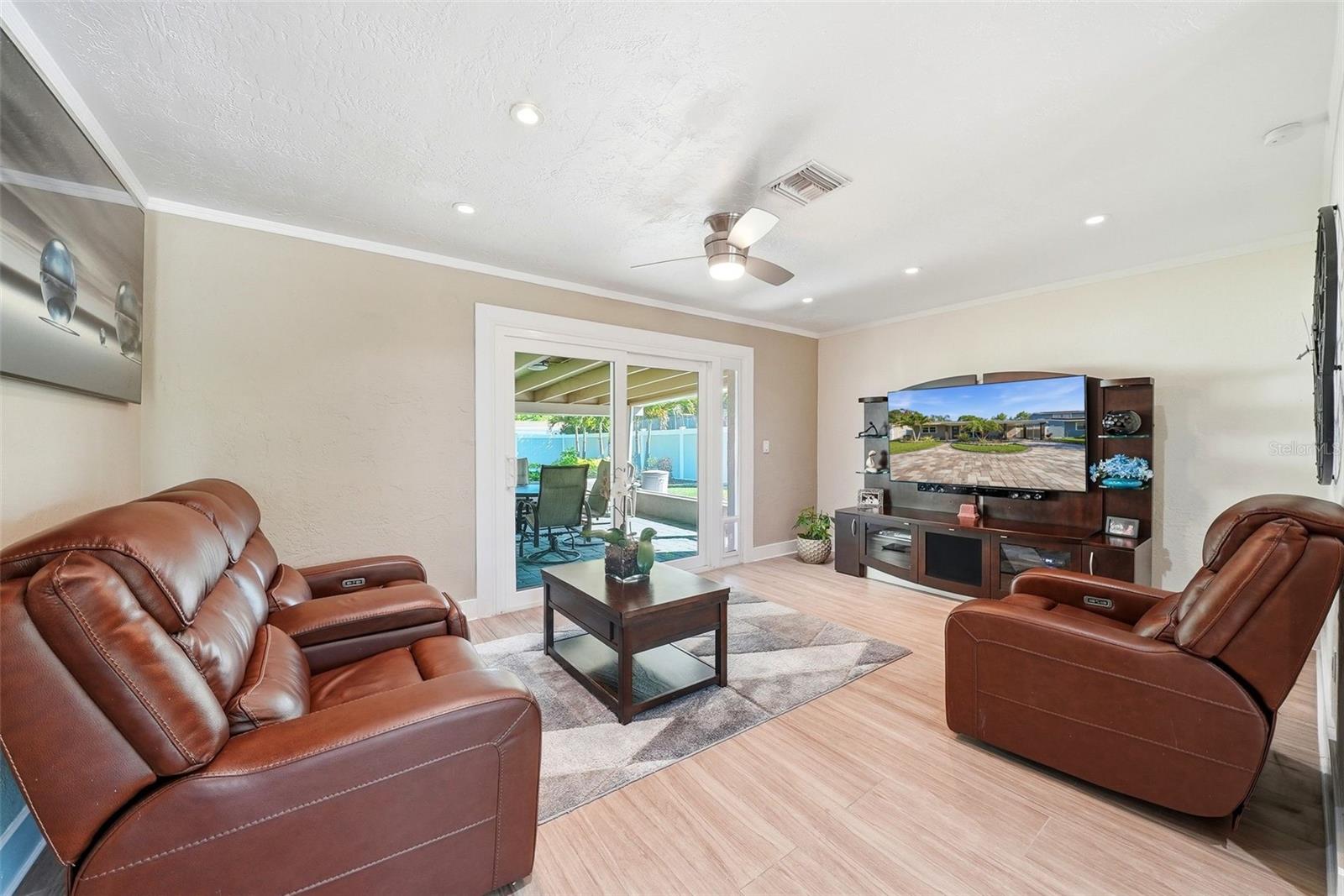 Image 9 of 42 For 471 42nd Avenue Ne