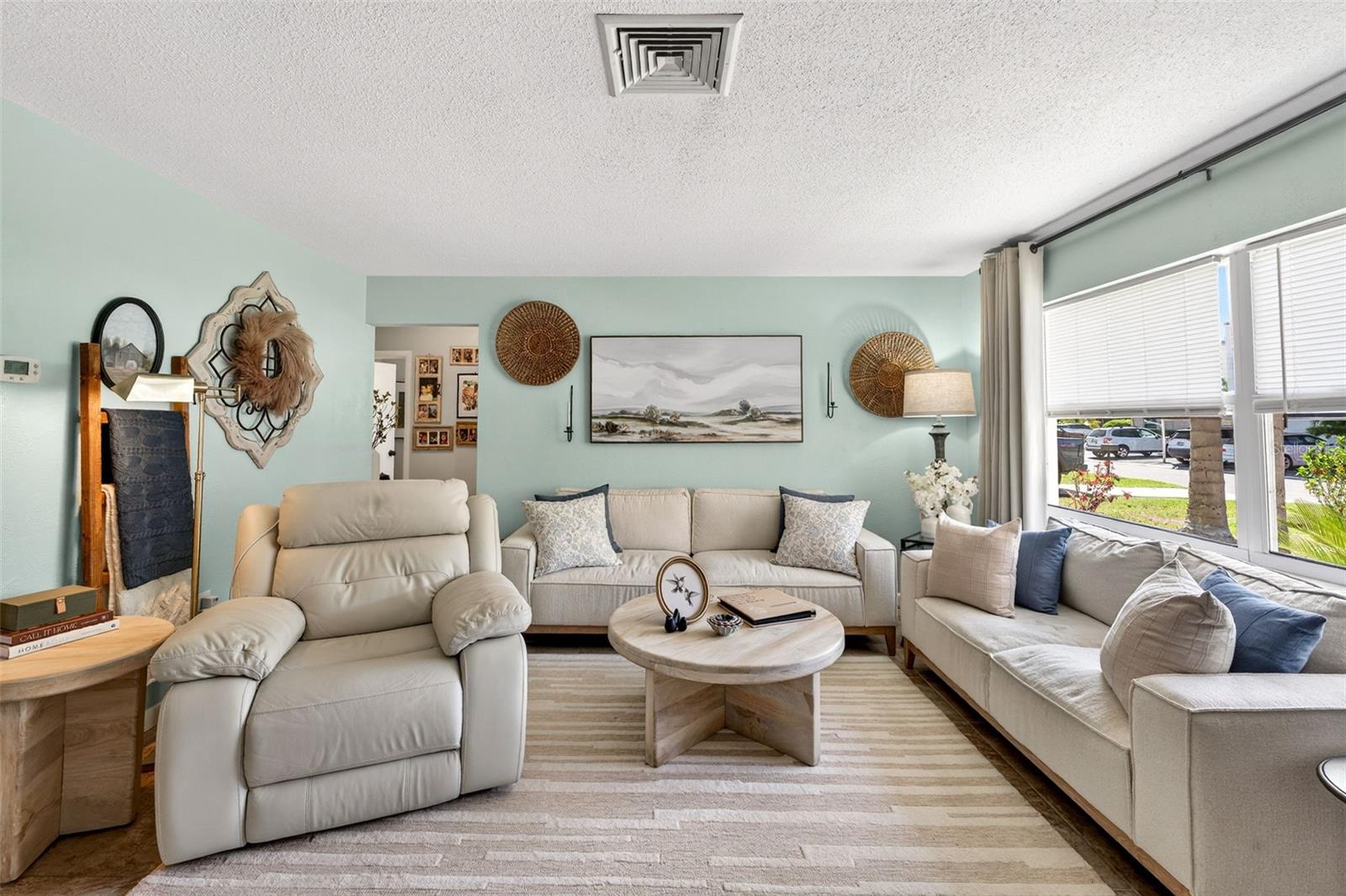 Image 10 of 52 For 9925 47th Avenue N