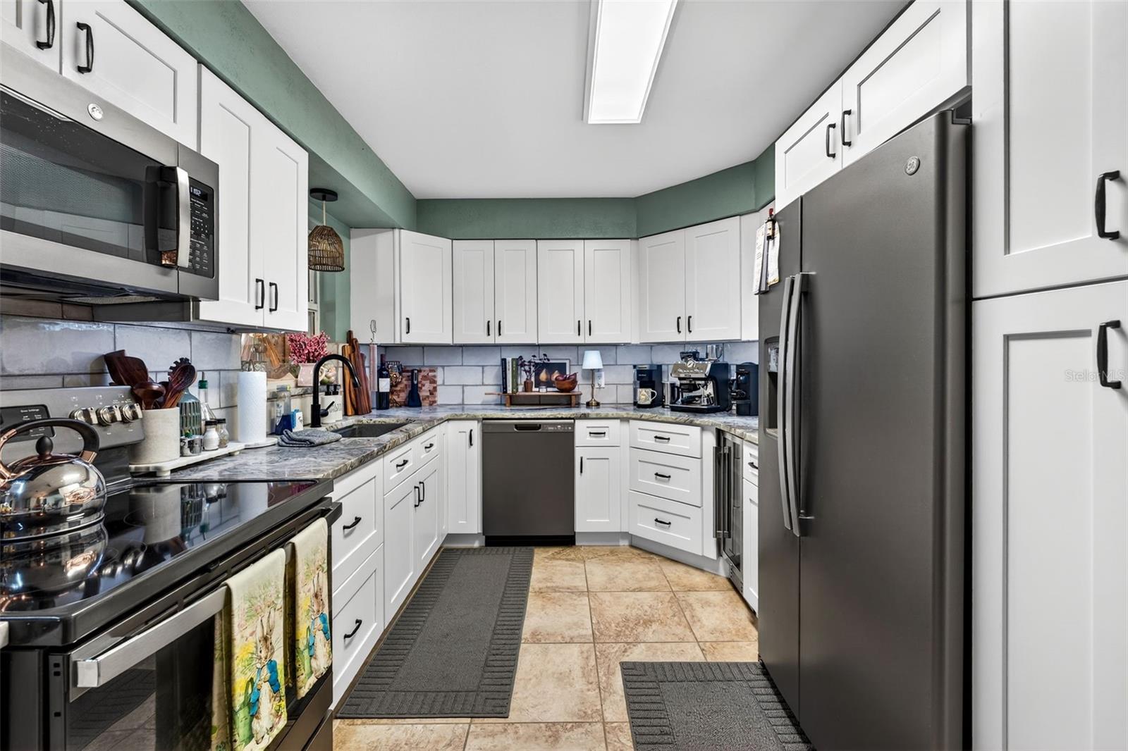 Image 14 of 52 For 9925 47th Avenue N