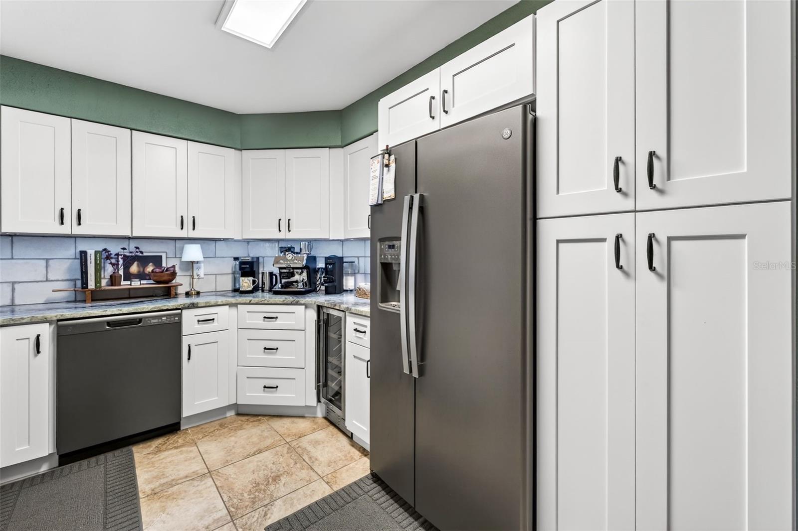 Image 16 of 52 For 9925 47th Avenue N