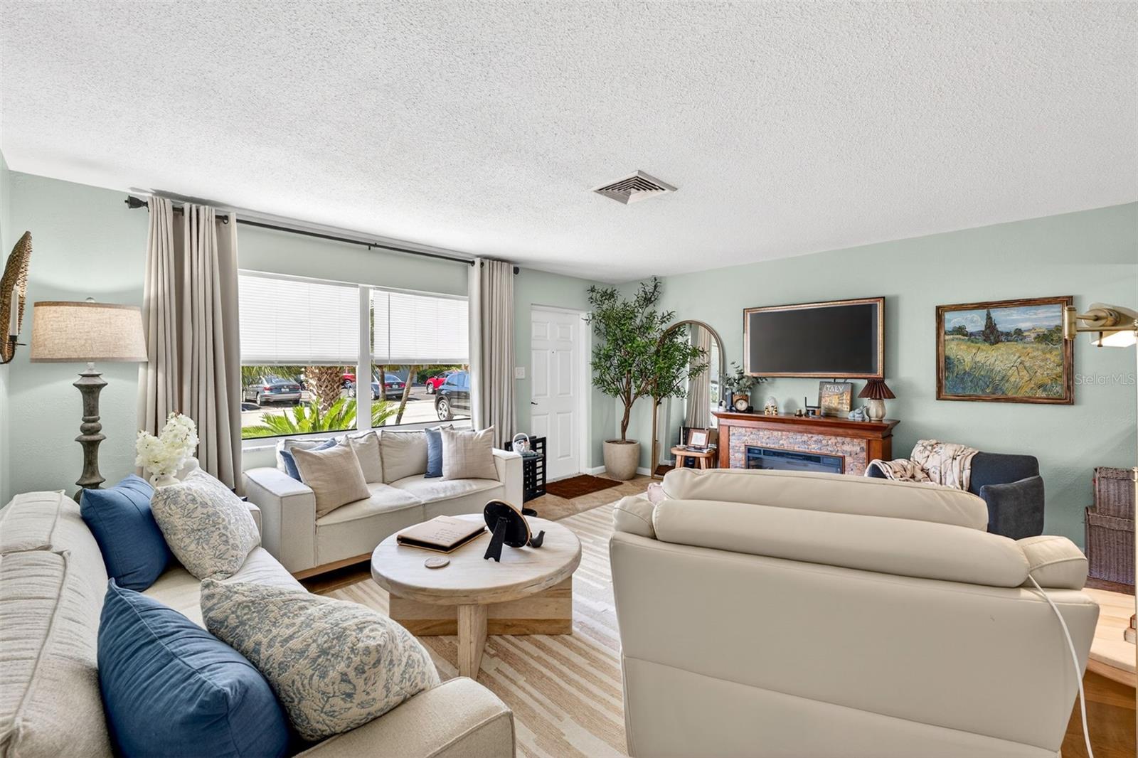 Image 17 of 52 For 9925 47th Avenue N