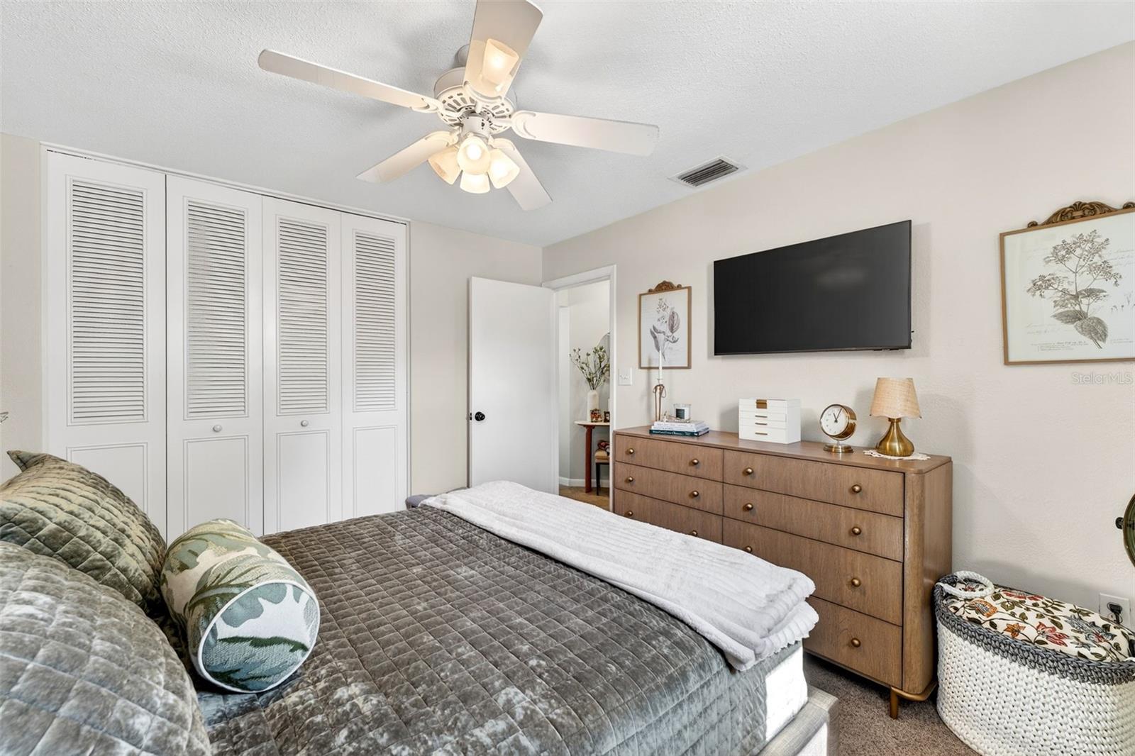 Image 26 of 52 For 9925 47th Avenue N