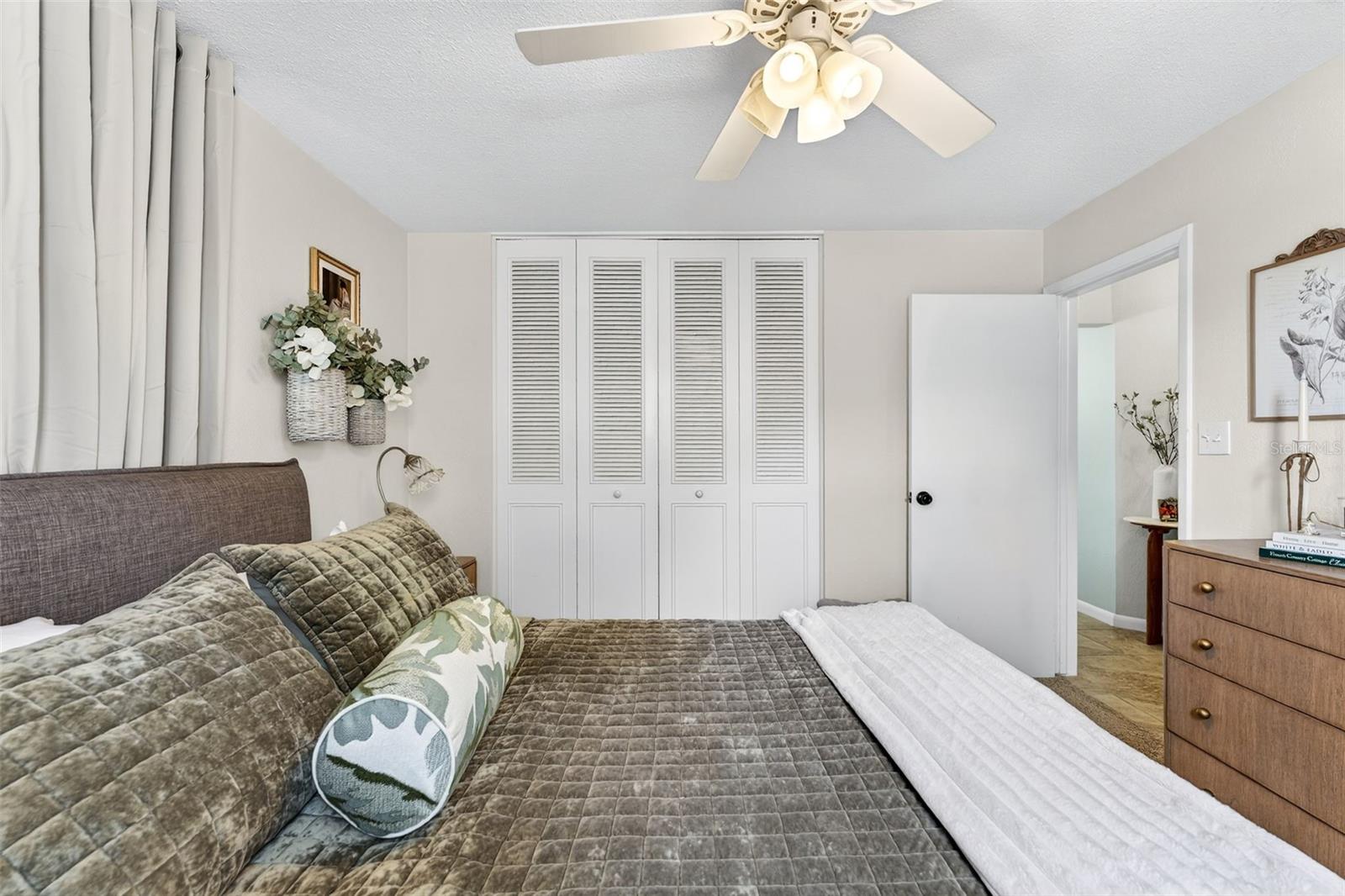 Image 27 of 52 For 9925 47th Avenue N