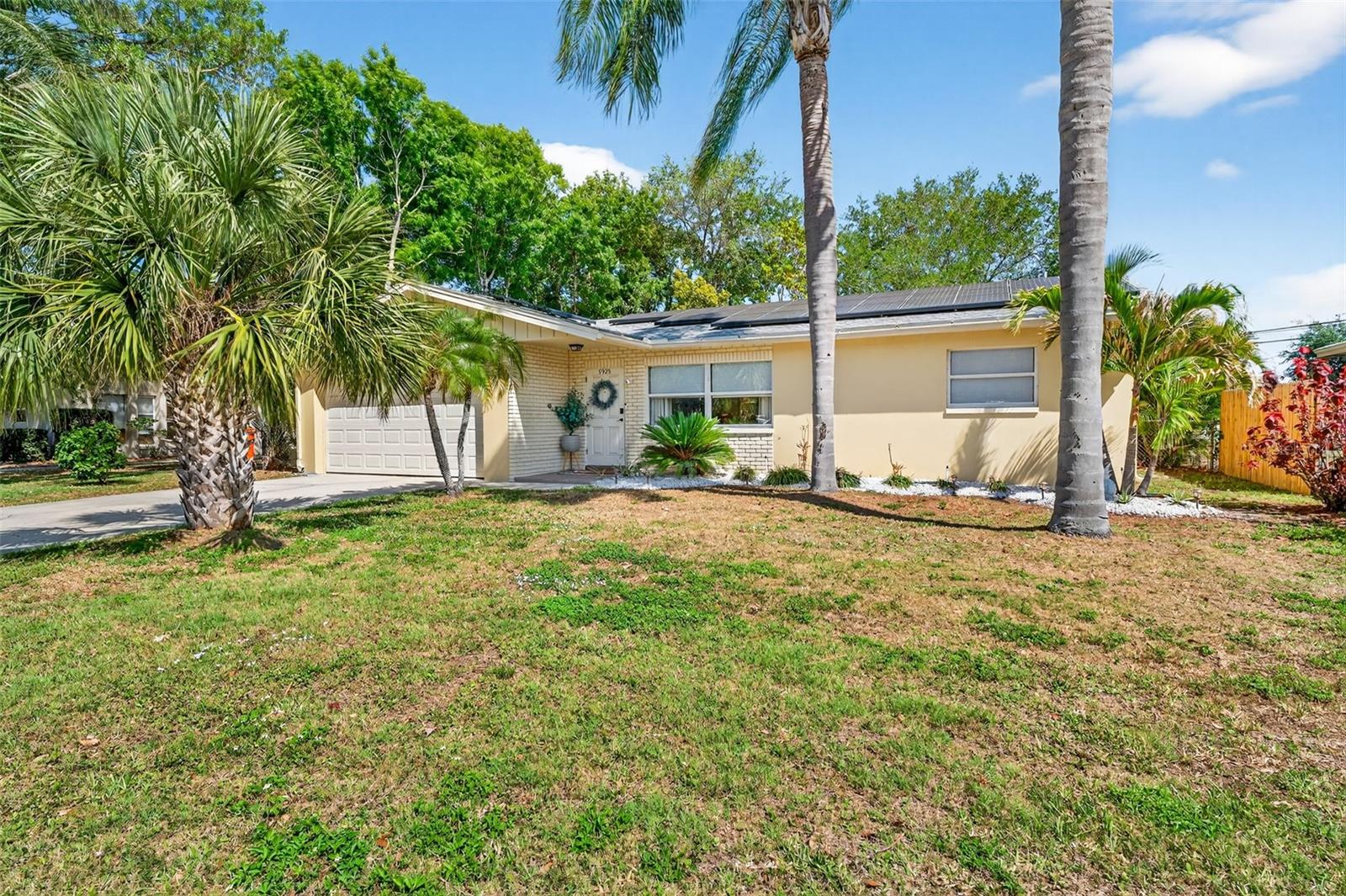 Image 3 of 52 For 9925 47th Avenue N