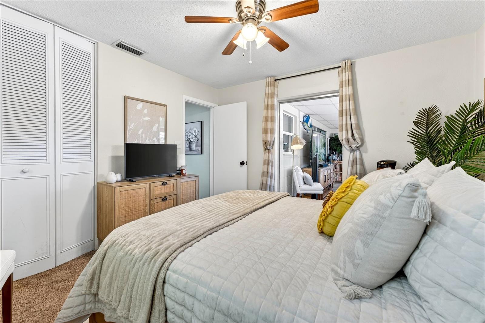 Image 31 of 52 For 9925 47th Avenue N