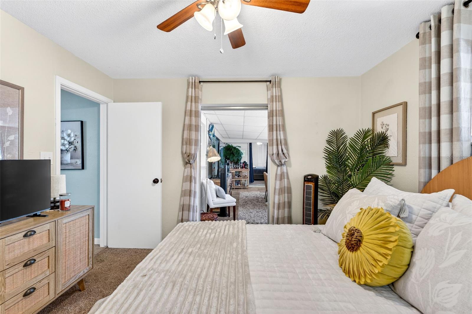 Image 32 of 52 For 9925 47th Avenue N