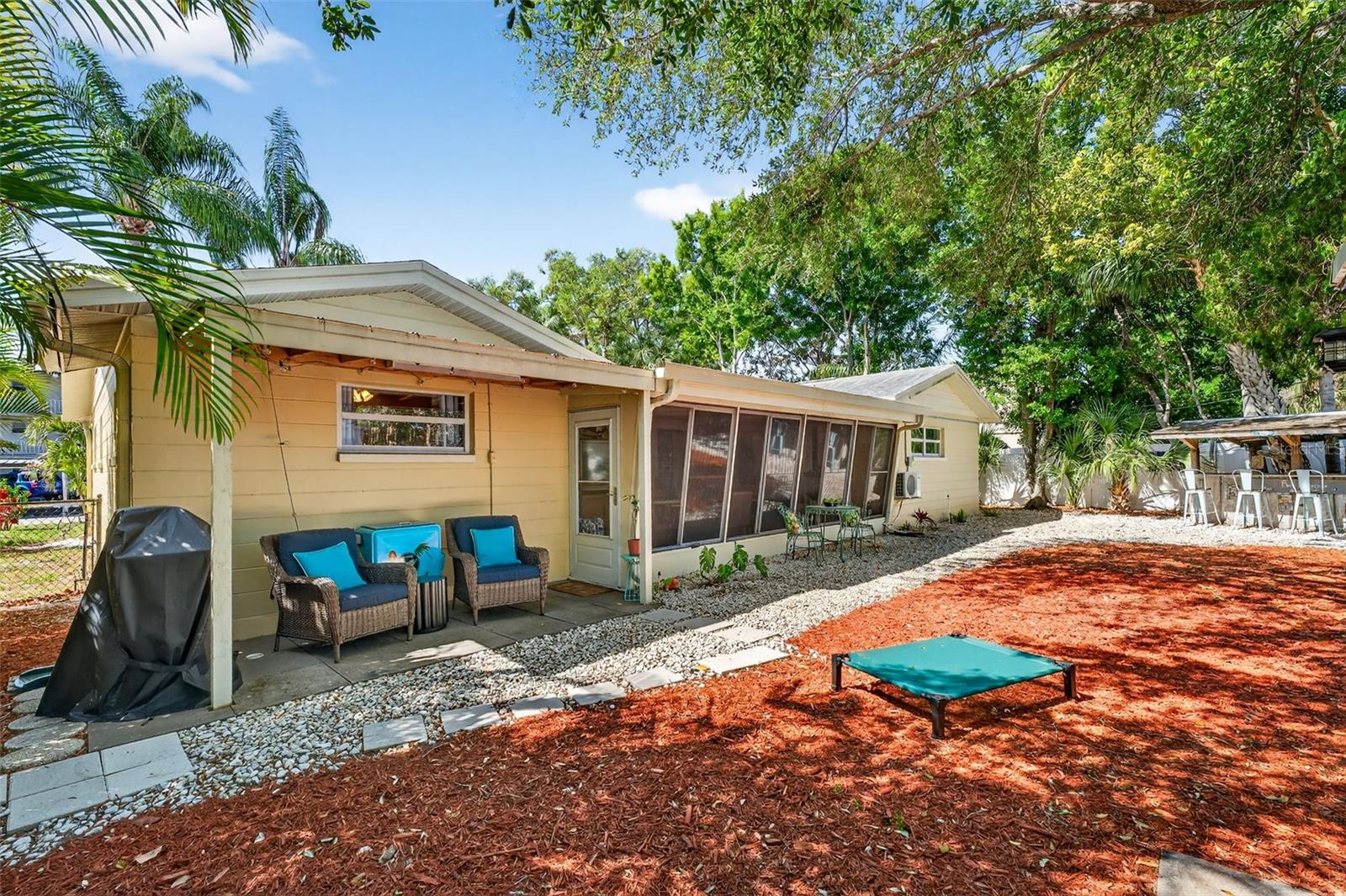 Image 41 of 52 For 9925 47th Avenue N