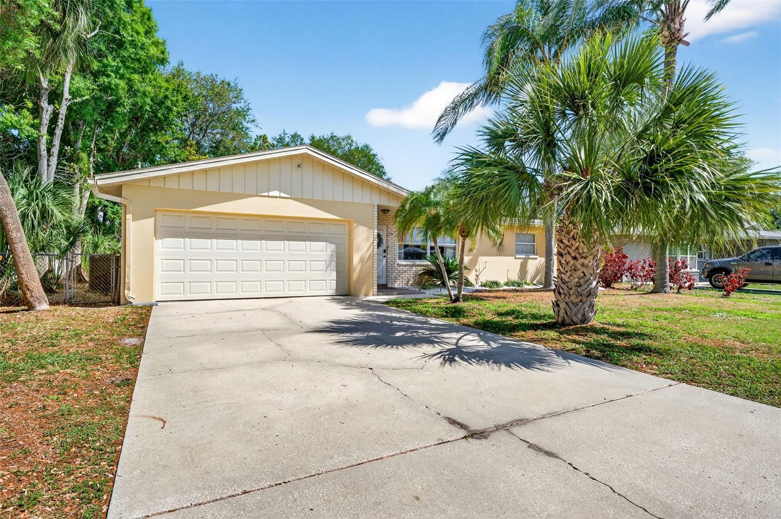 Image 5 of 52 For 9925 47th Avenue N