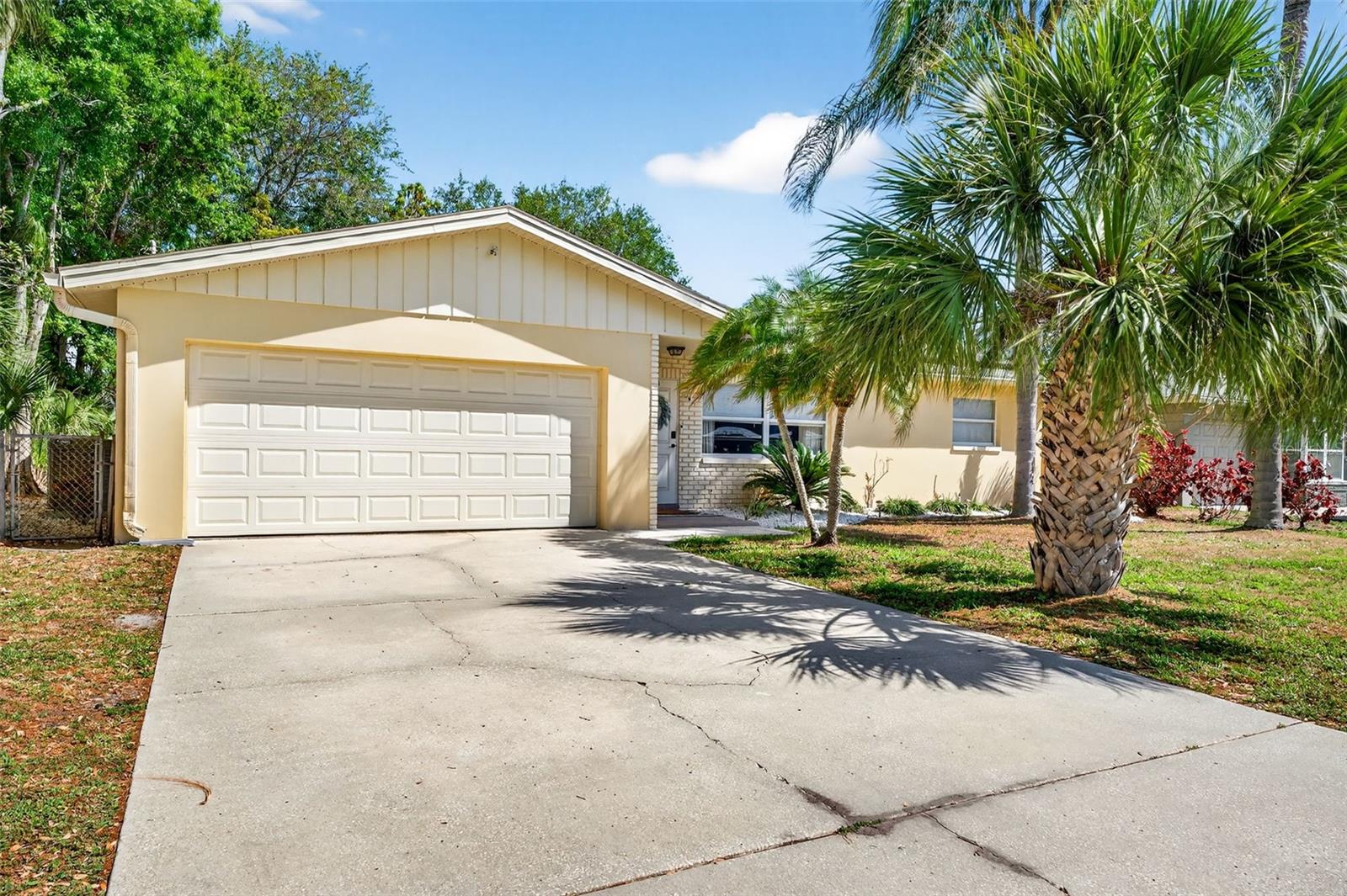 Image 6 of 52 For 9925 47th Avenue N