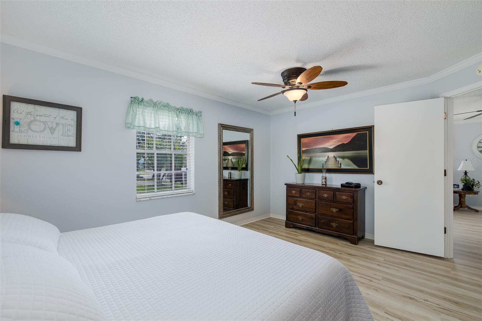 Listing photo id 18 for 6651 Timbercove Lane