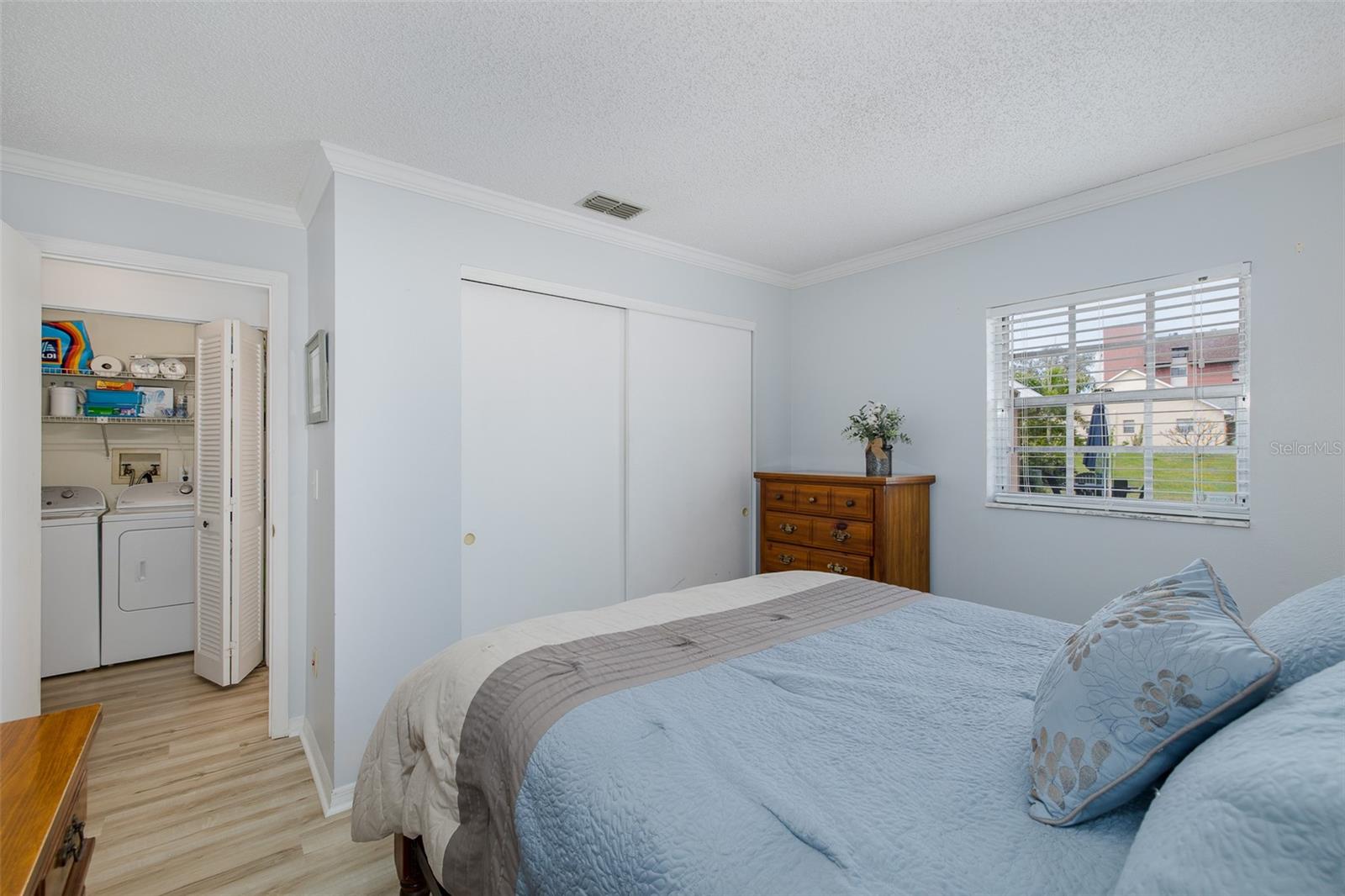 Listing photo id 23 for 6651 Timbercove Lane