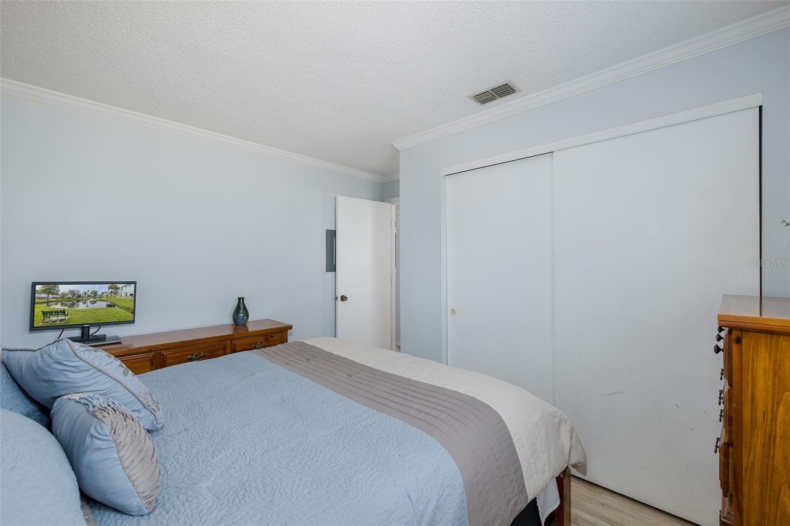 Listing photo id 24 for 6651 Timbercove Lane