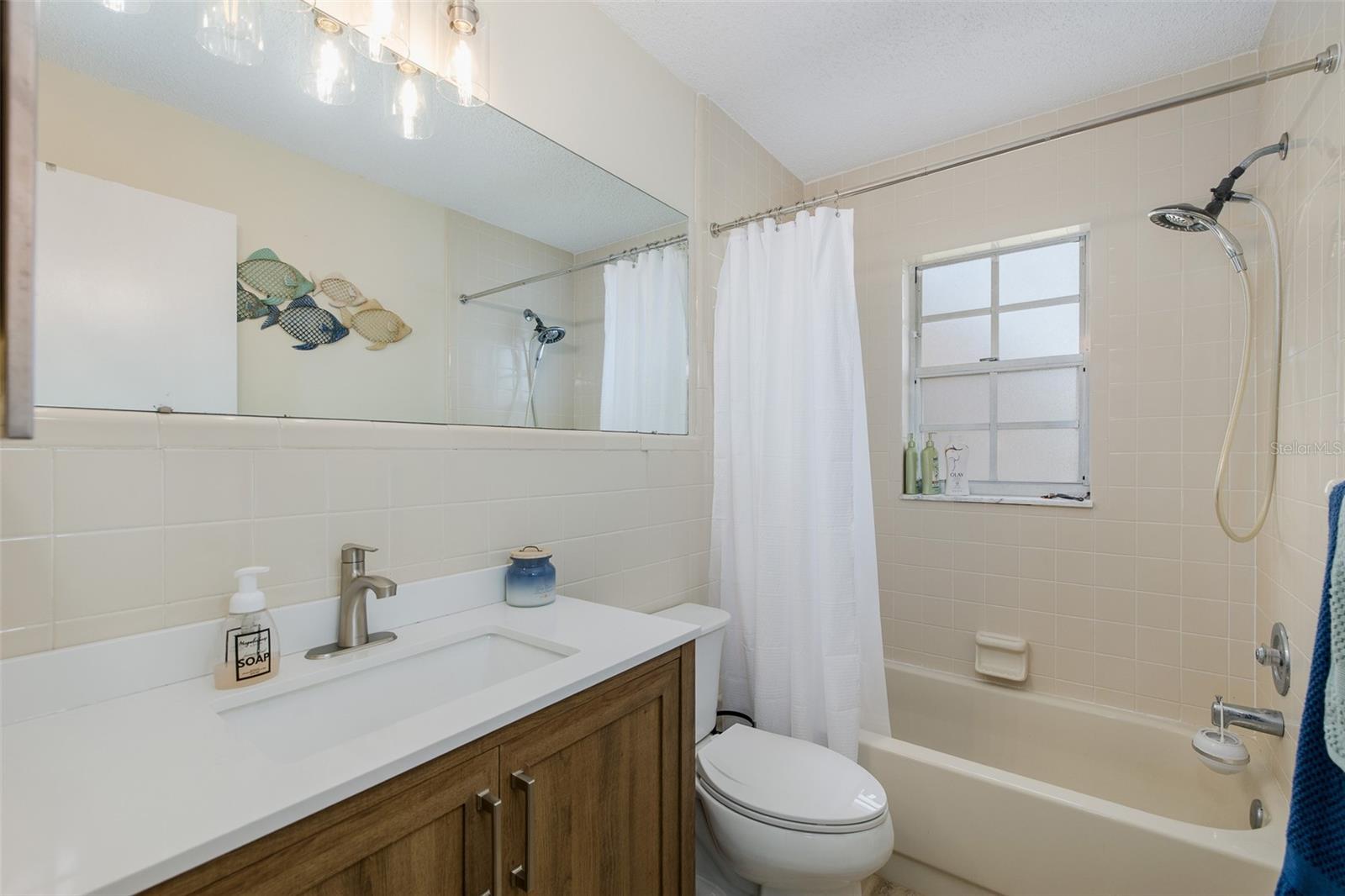 Listing photo id 25 for 6651 Timbercove Lane