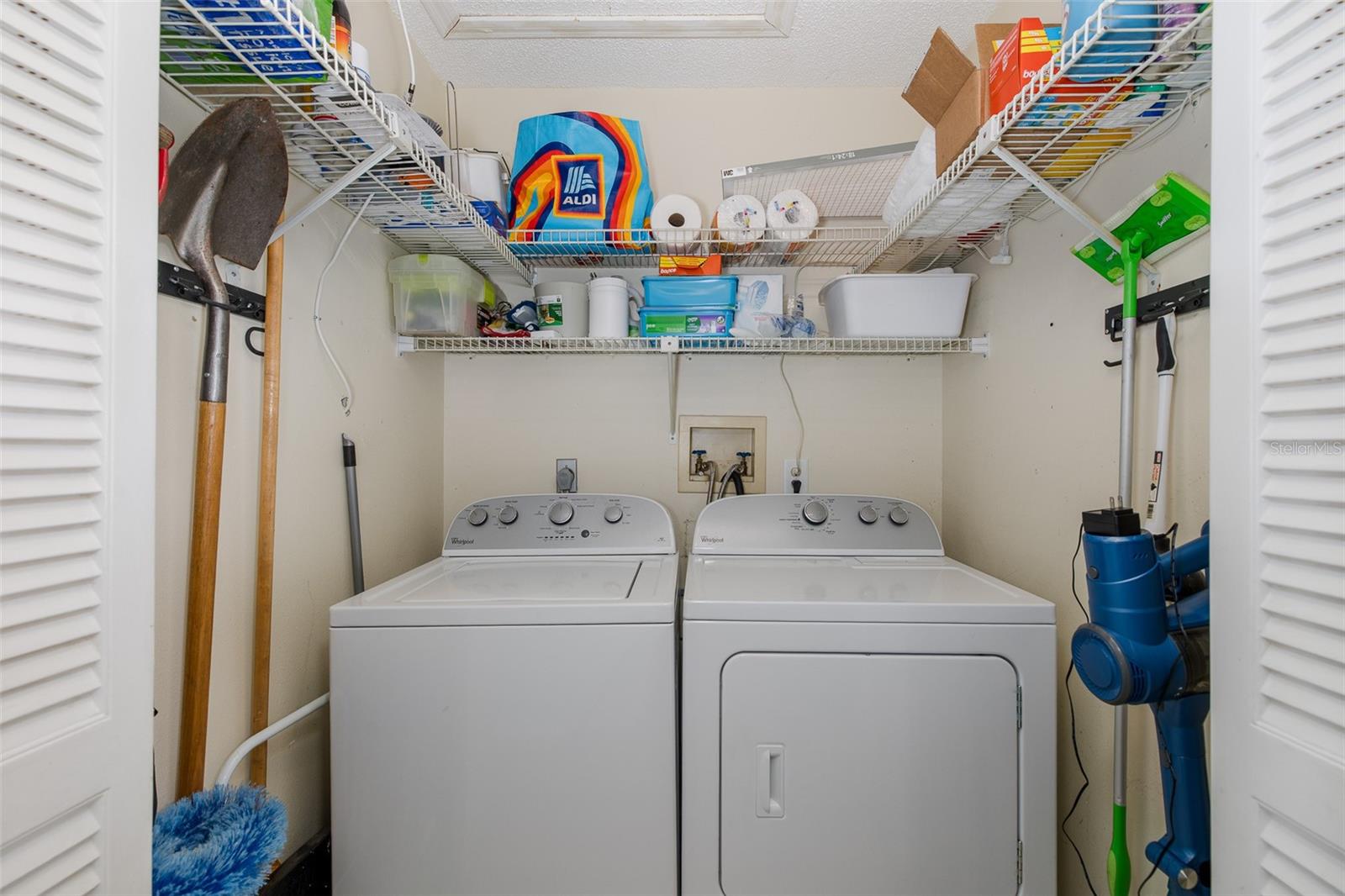 Listing photo id 26 for 6651 Timbercove Lane