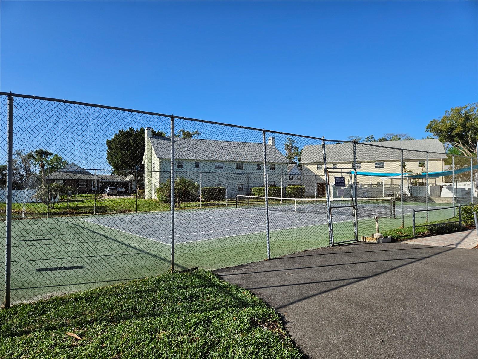 Listing photo id 32 for 6651 Timbercove Lane