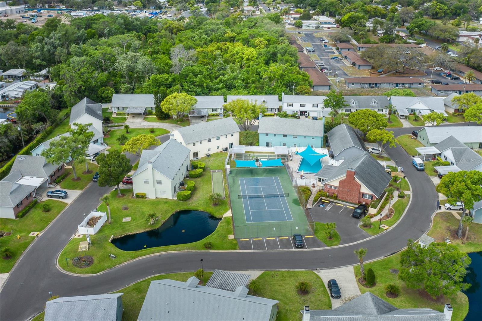 Listing photo id 35 for 6651 Timbercove Lane