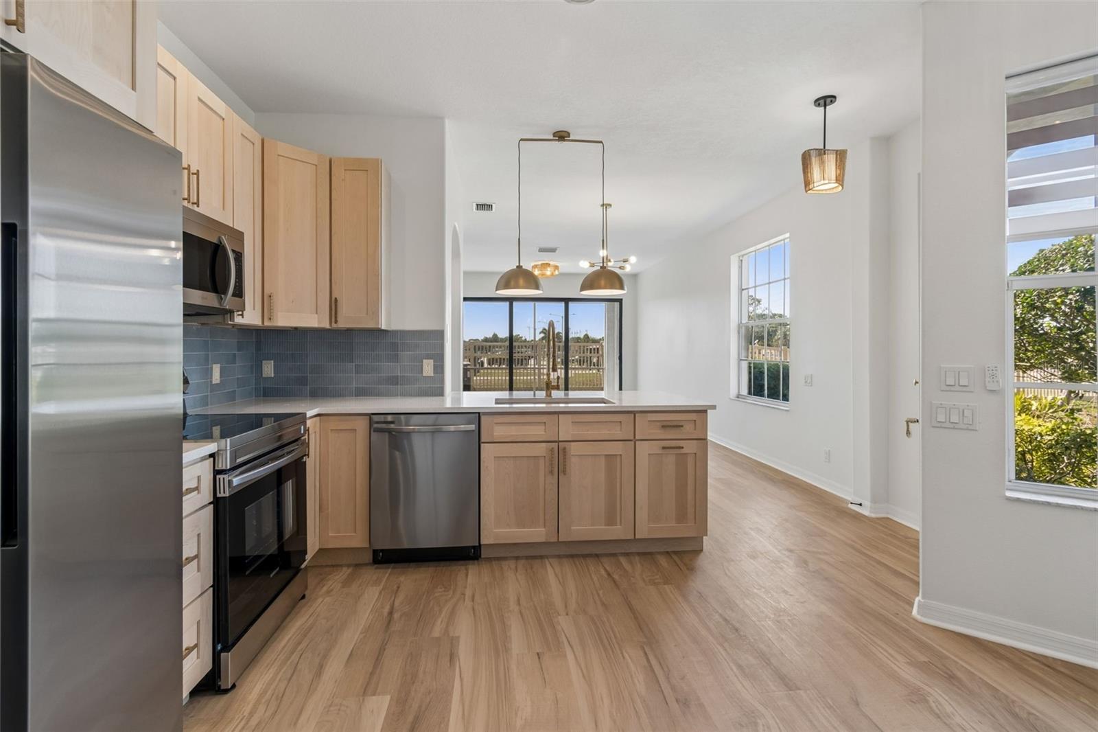 Image 12 of 77 For 6054 54th Street N