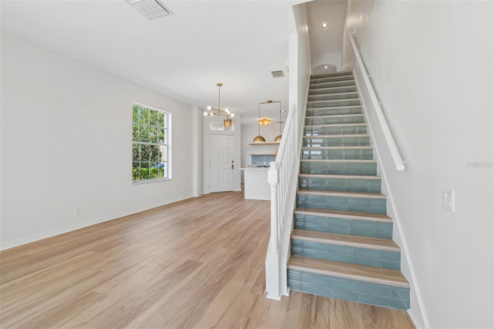 Image 19 of 77 For 6054 54th Street N