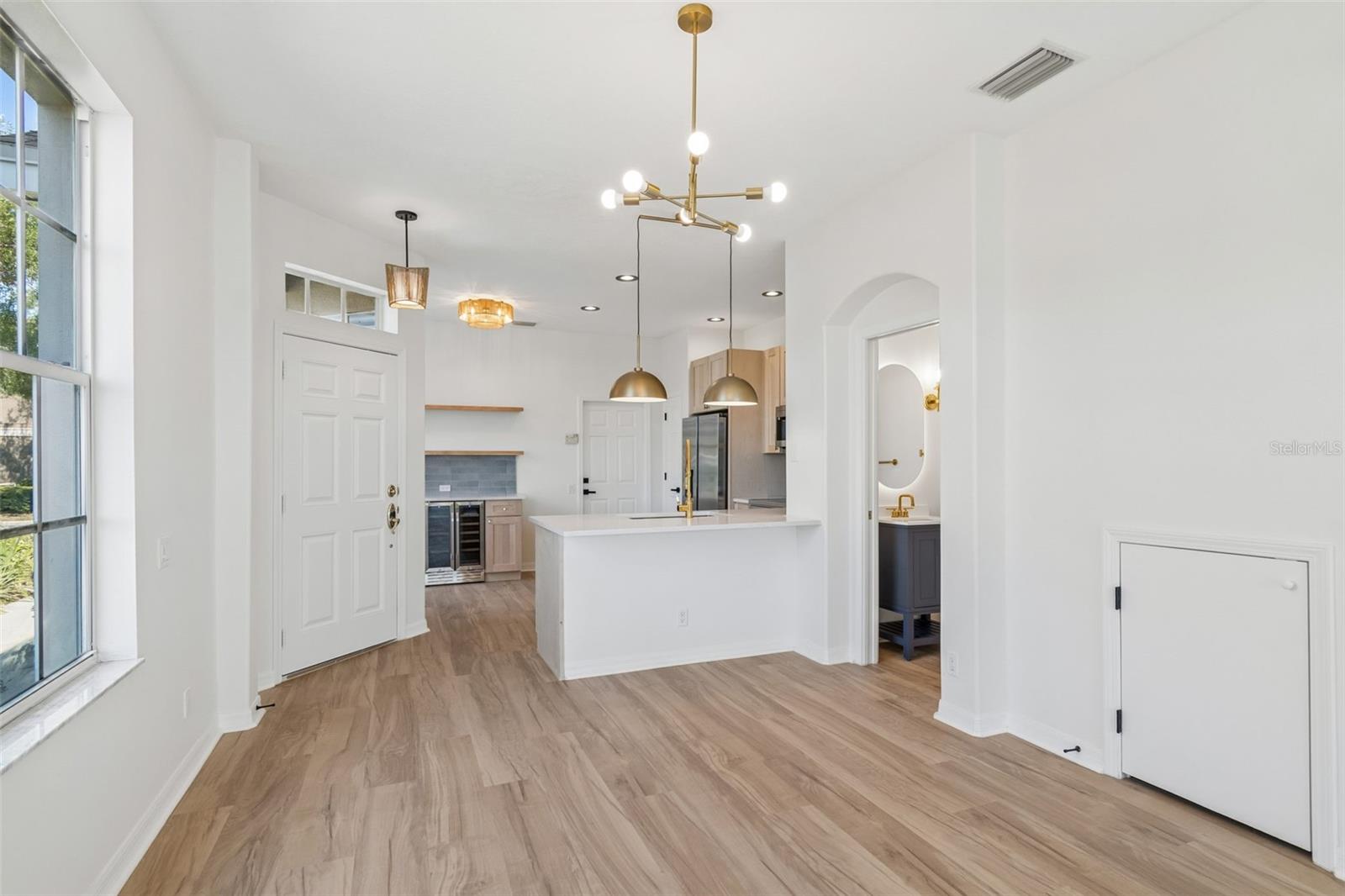 Image 22 of 77 For 6054 54th Street N