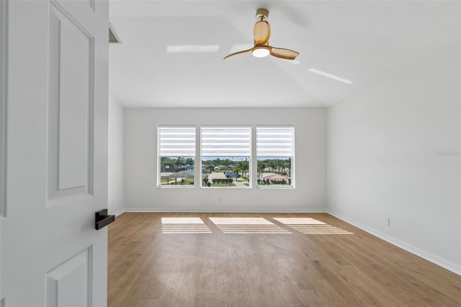 Image 35 of 77 For 6054 54th Street N