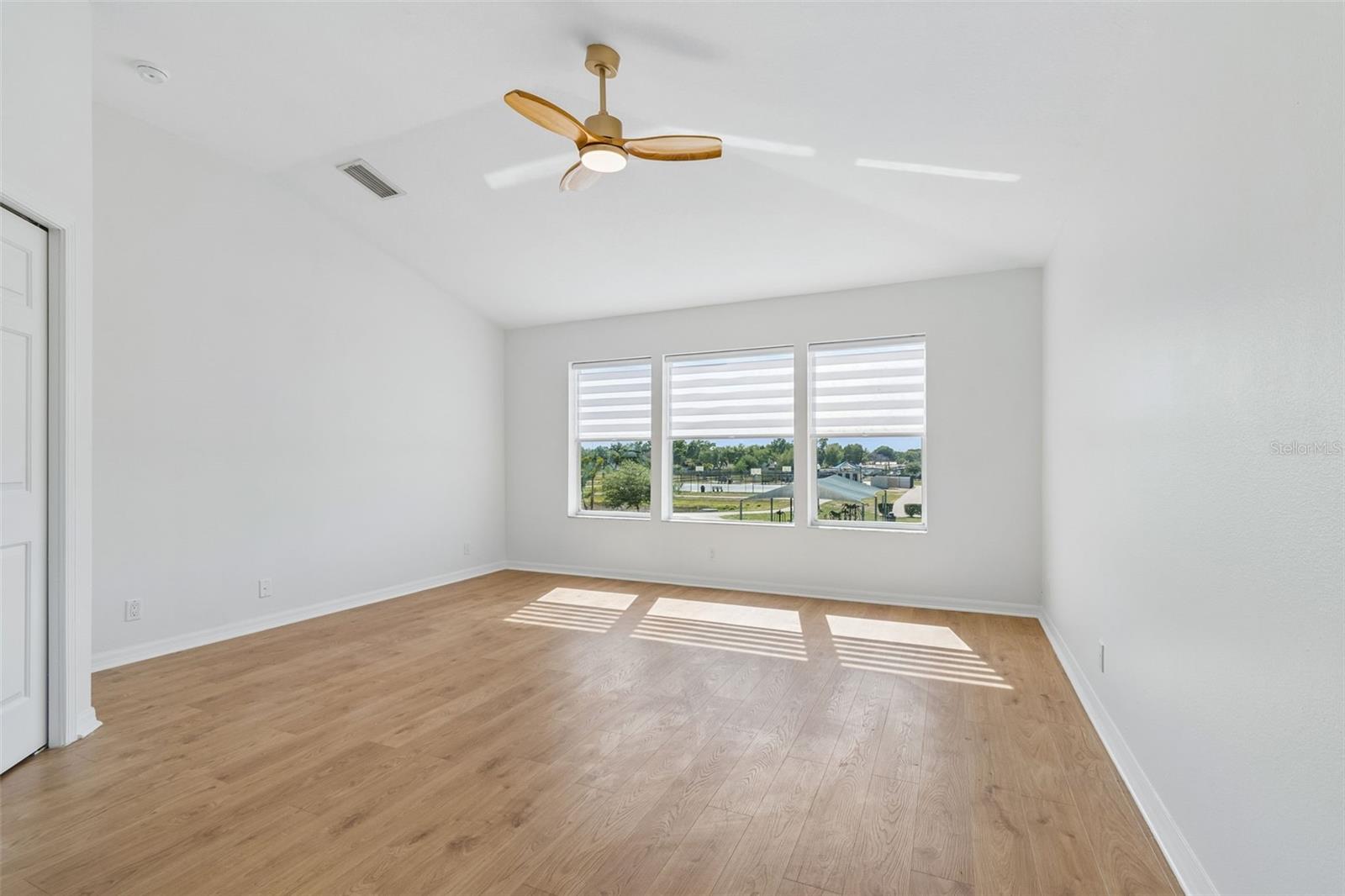 Image 40 of 77 For 6054 54th Street N