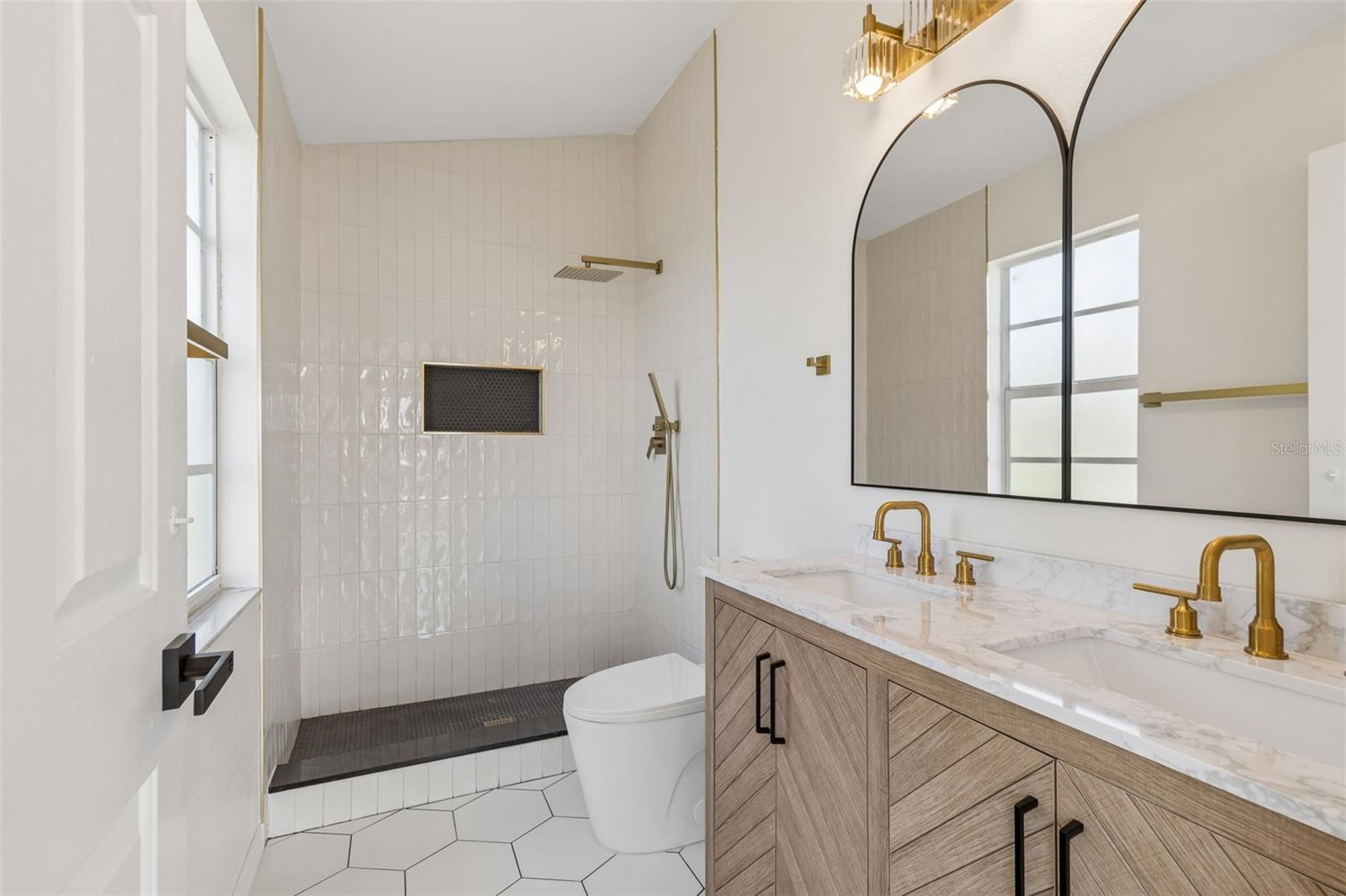 Image 42 of 77 For 6054 54th Street N