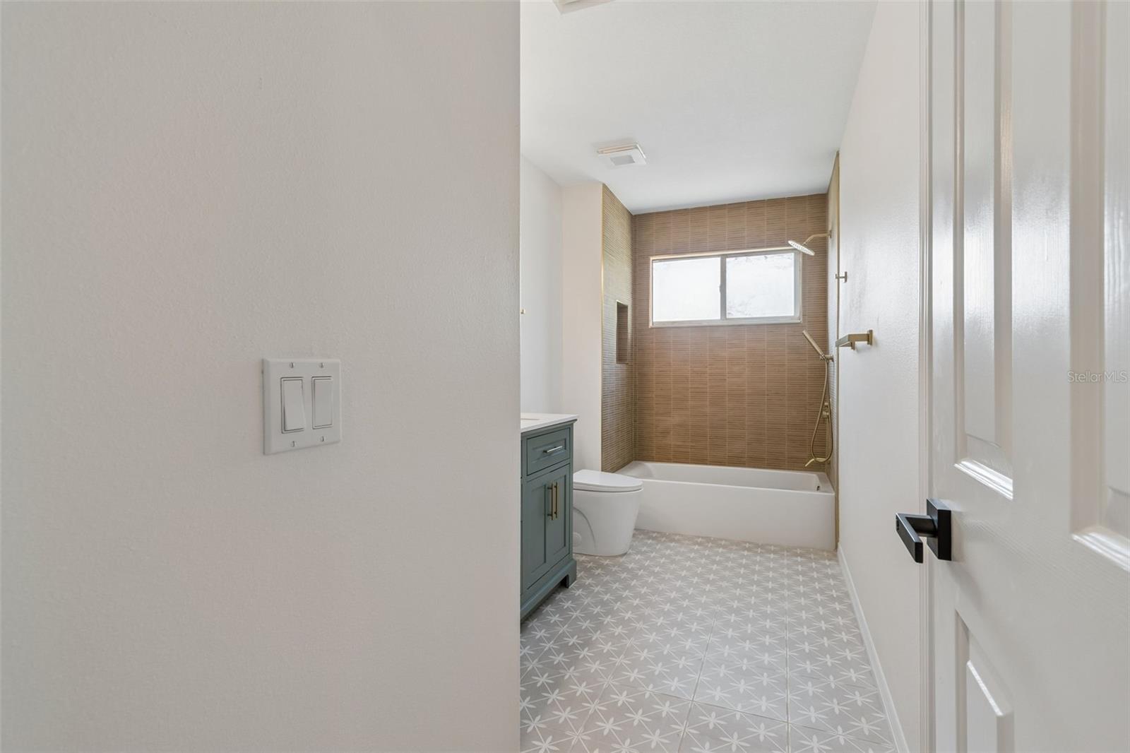 Image 52 of 77 For 6054 54th Street N