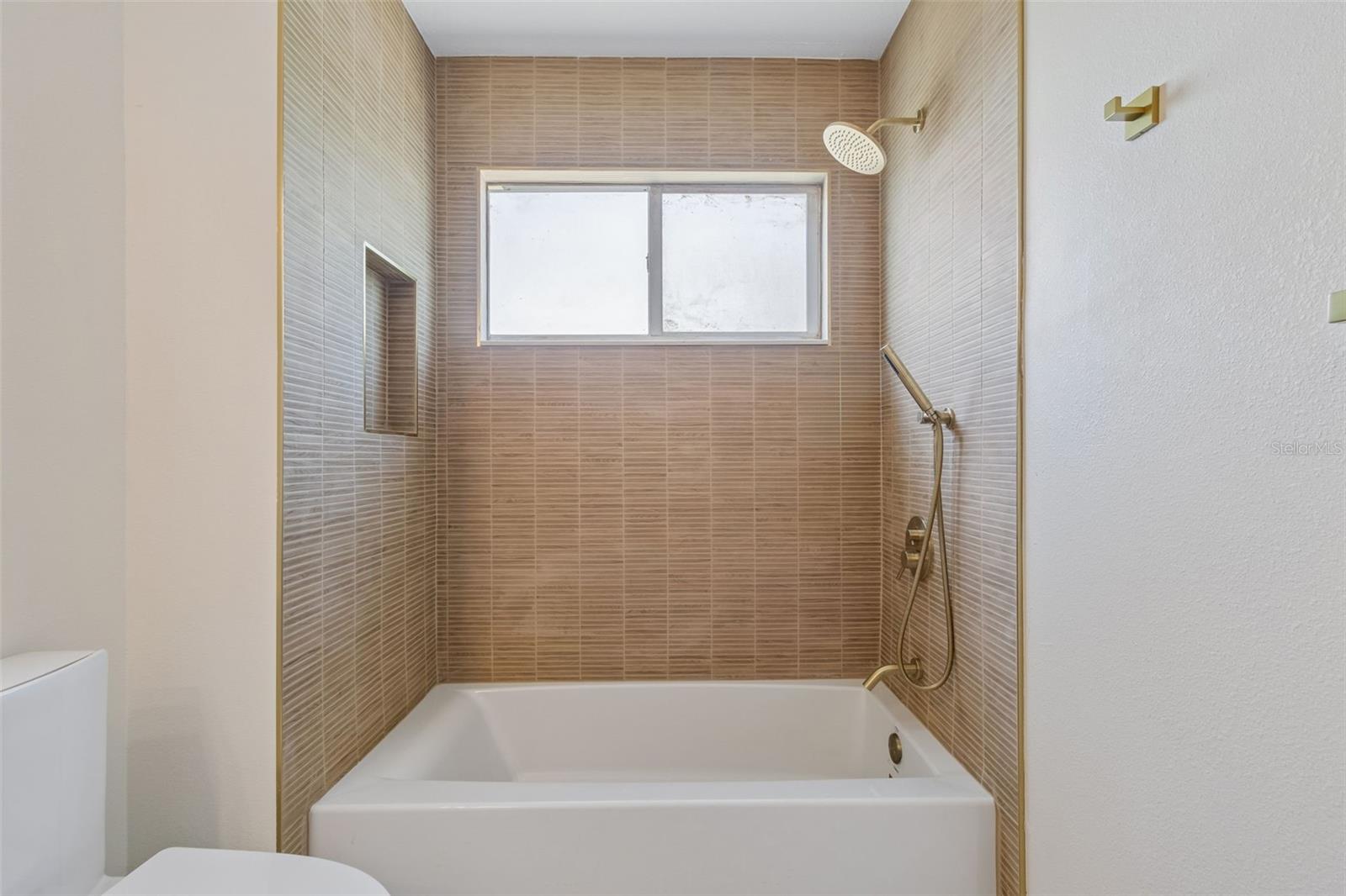 Image 54 of 77 For 6054 54th Street N