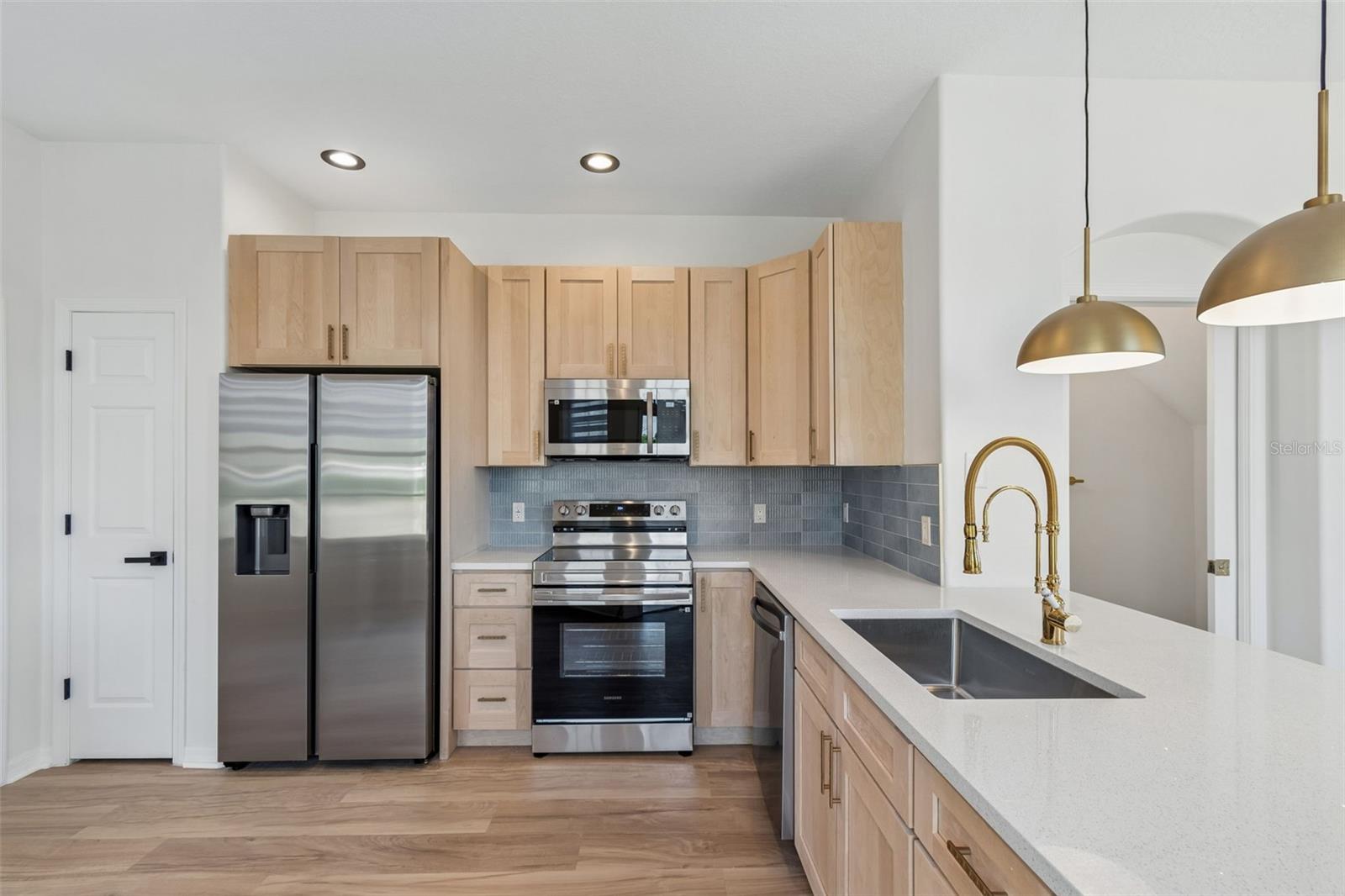 Image 7 of 77 For 6054 54th Street N