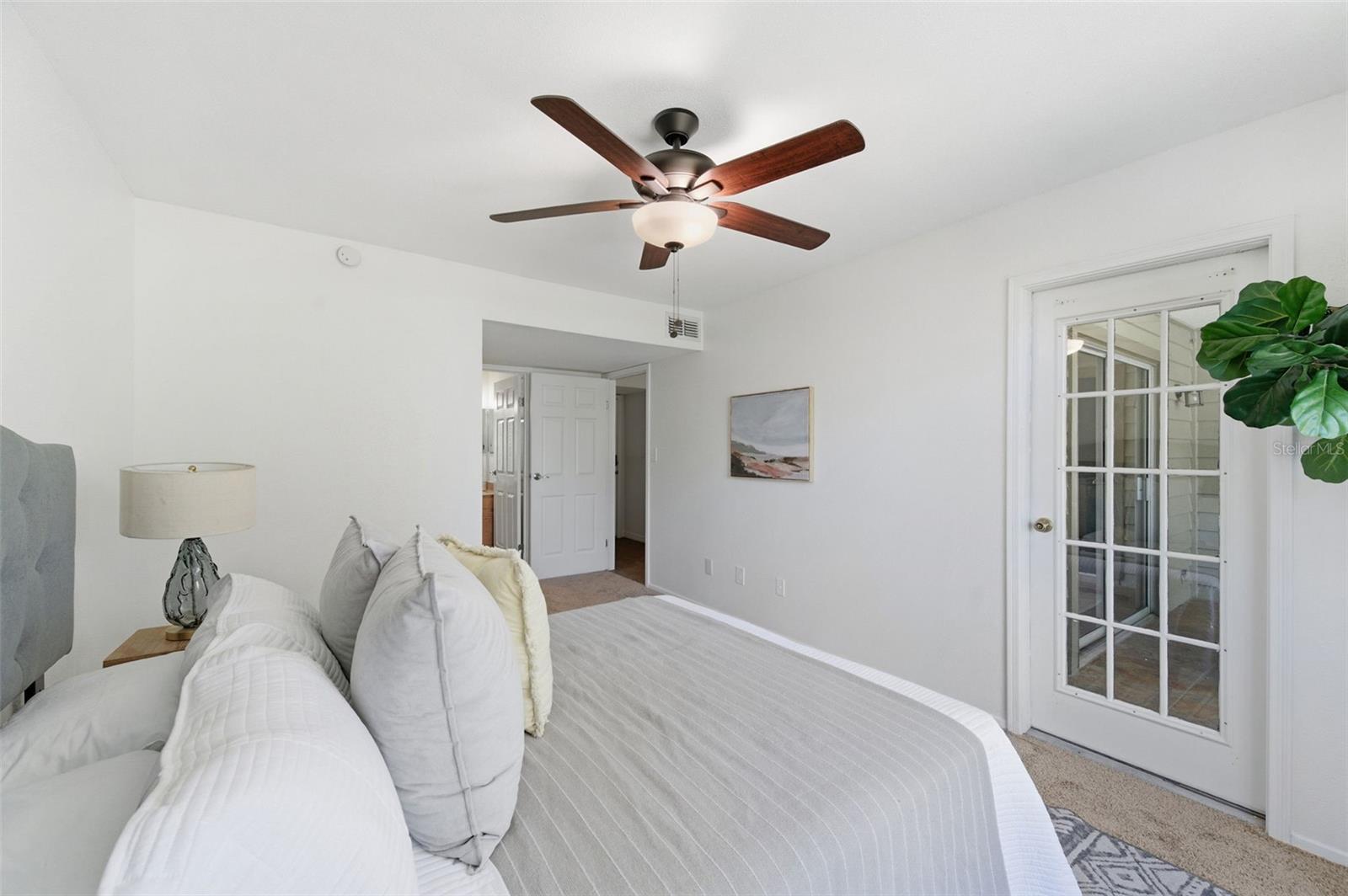 Listing photo id 11 for 9100 Dr Martin Luther King Jr Street N 120