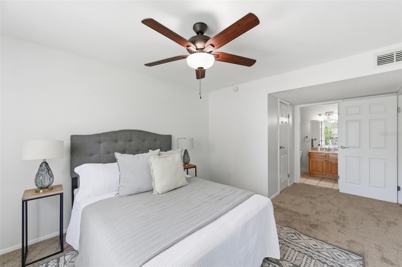 Listing photo id 12 for 9100 Dr Martin Luther King Jr Street N 120