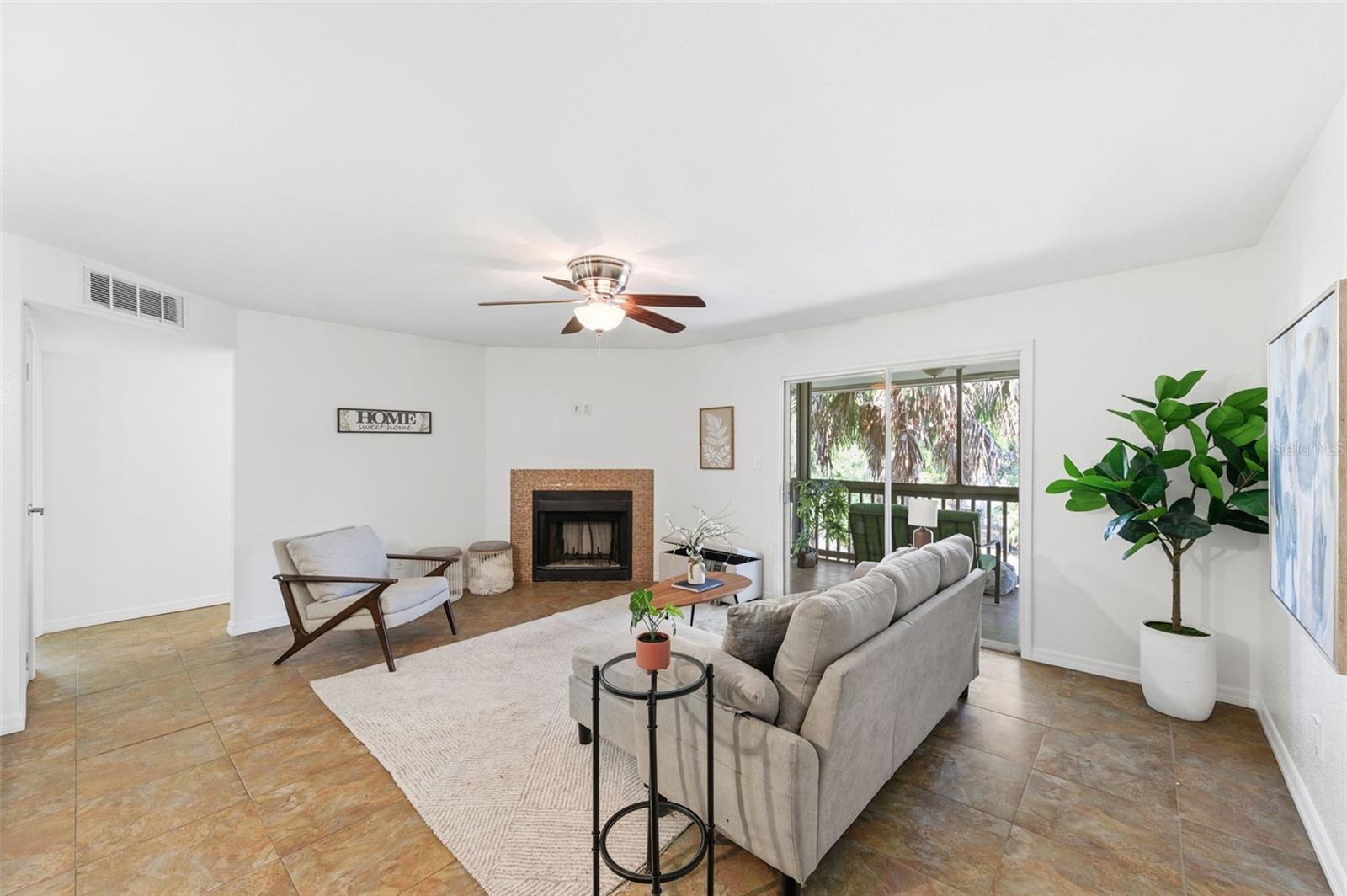 Listing photo id 3 for 9100 Dr Martin Luther King Jr Street N 120