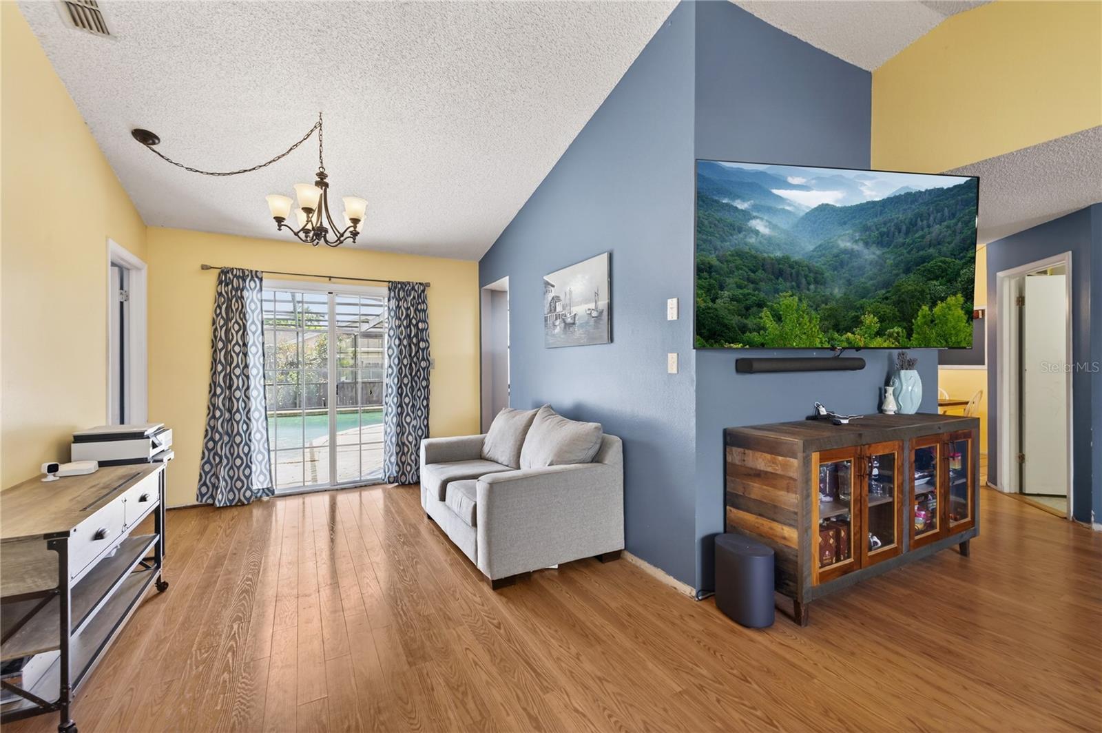 Image 4 of 23 For 7226 Bramblewood Drive