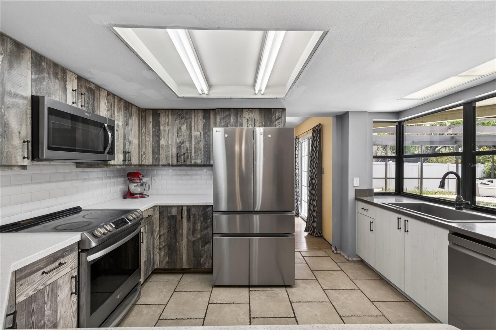 Image 6 of 23 For 7226 Bramblewood Drive