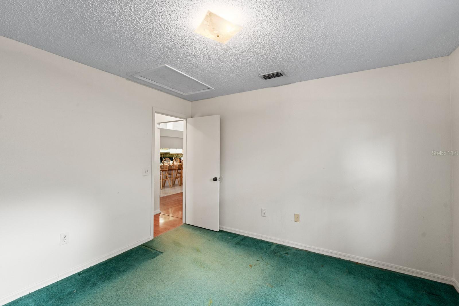 Image 21 of 37 For 7710 Nature Trail