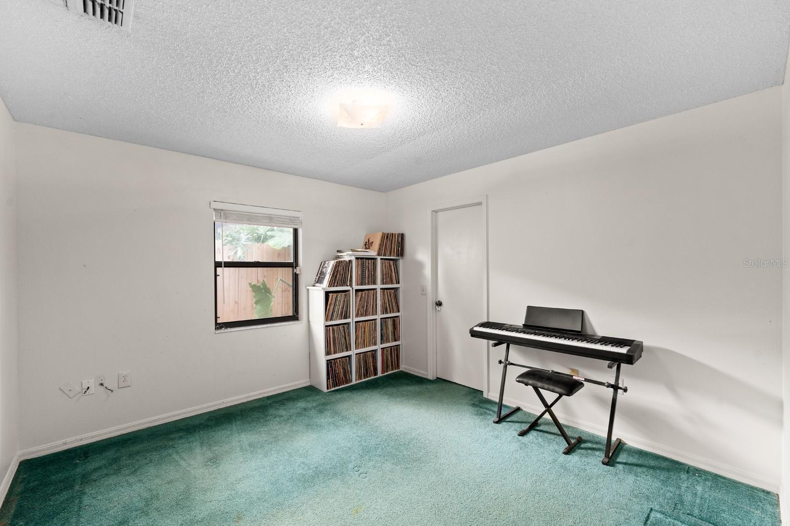 Image 27 of 37 For 7710 Nature Trail