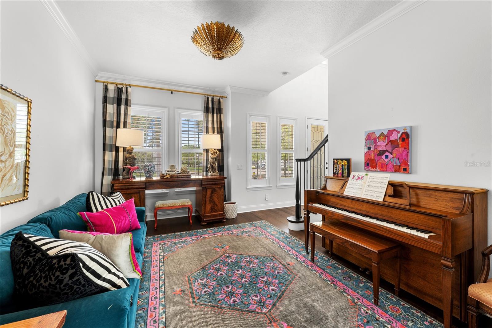 Listing photo id 19 for 11 Formosa Avenue